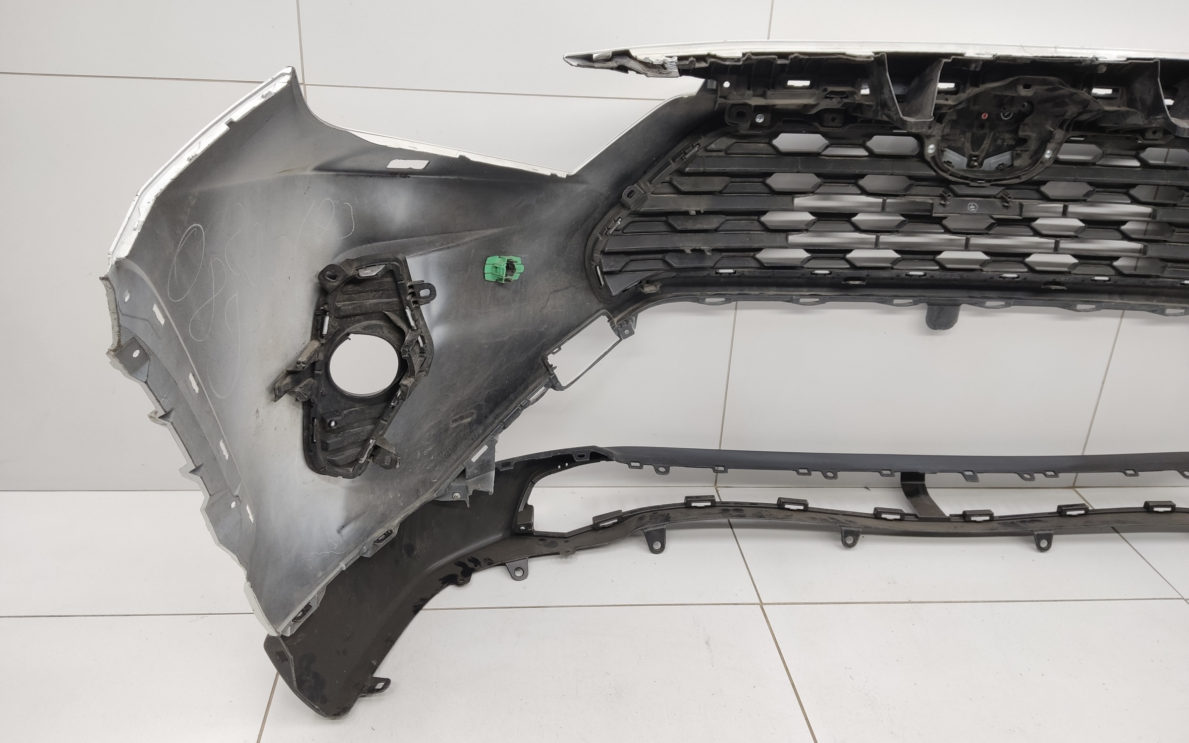 Бампер передний Toyota RAV4 XA50