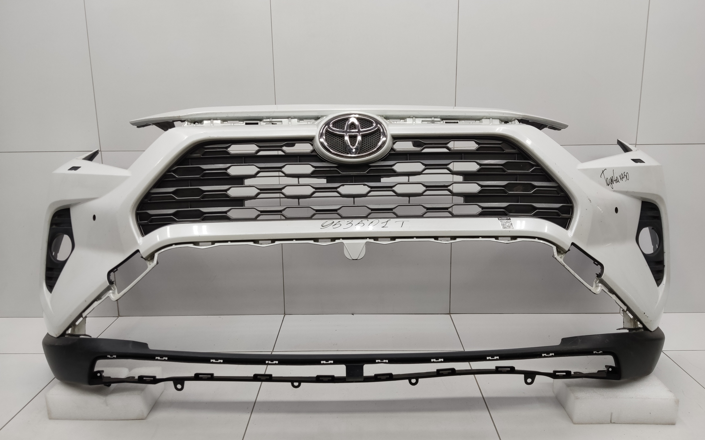 Бампер передний Toyota RAV4 XA50