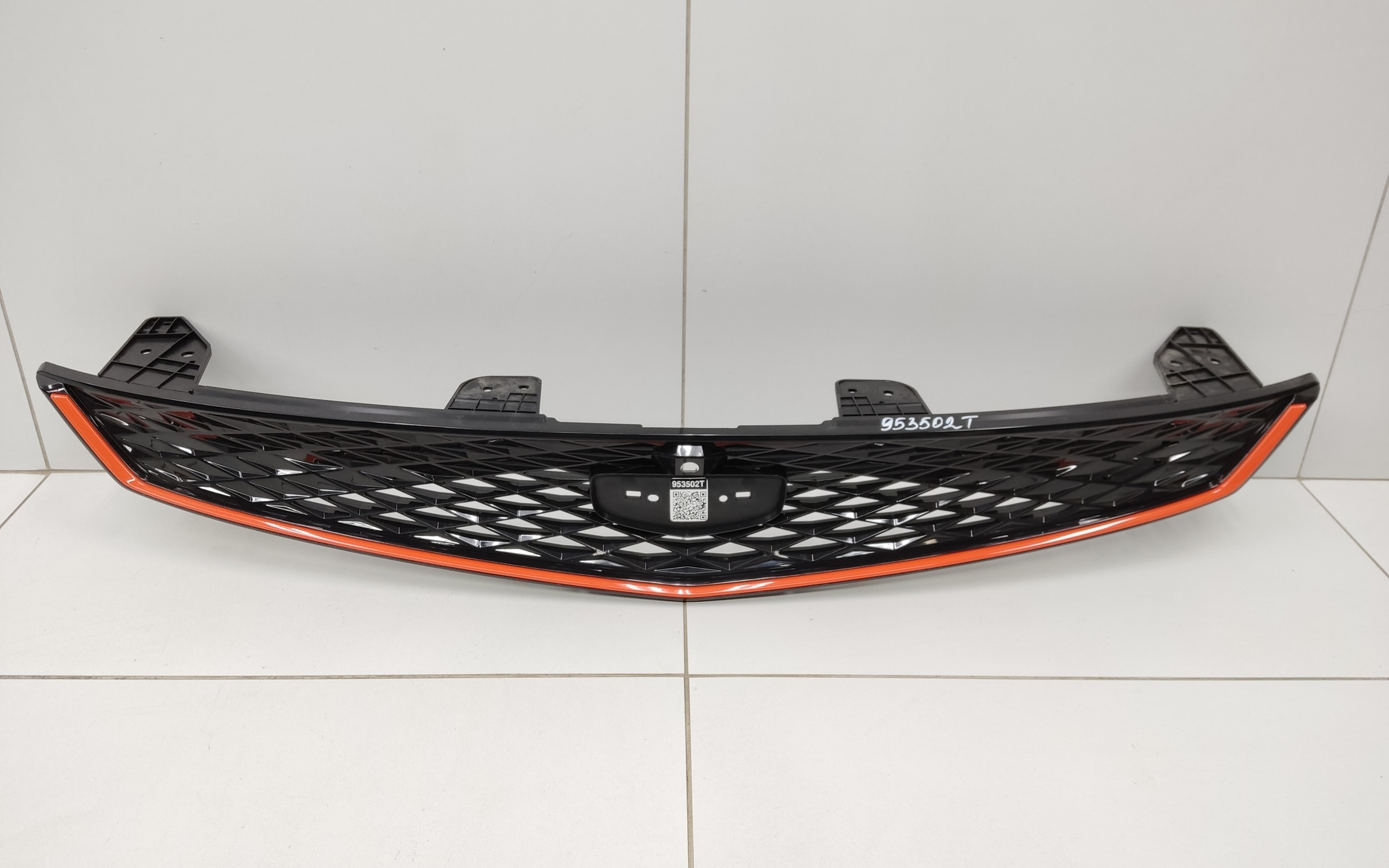 Решетка радиатора Geely Coolray Restail оранжевая под камеру