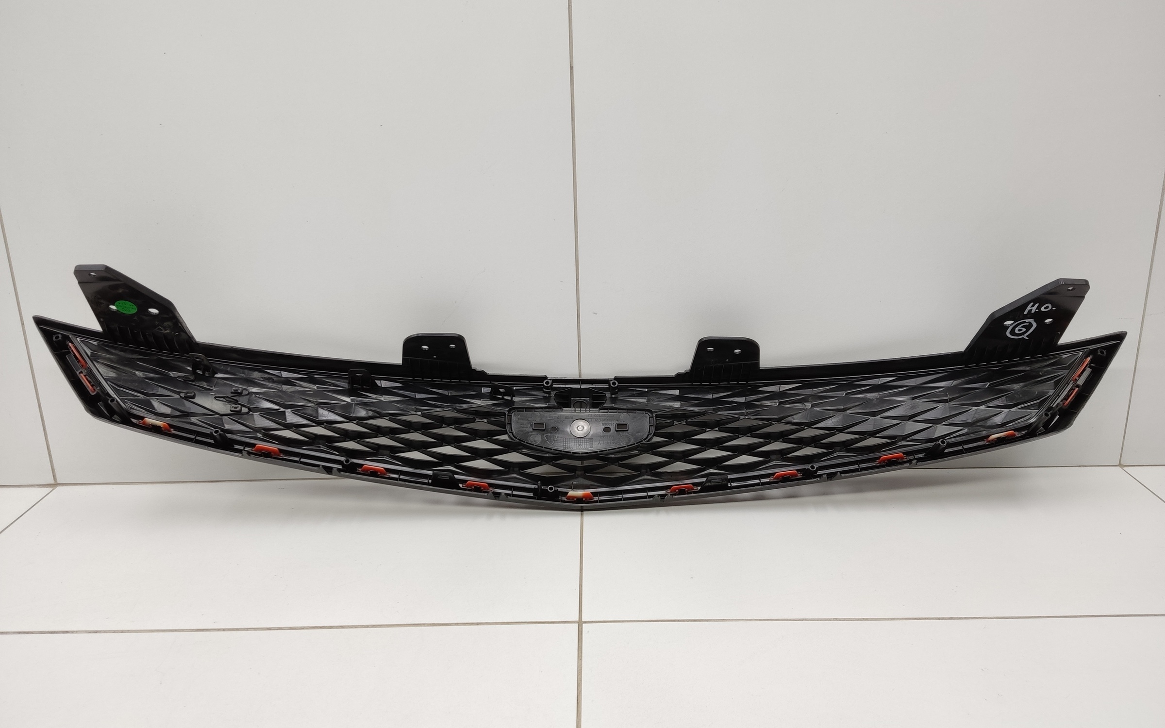 Решетка радиатора Geely Coolray Restail оранжевая под камеру