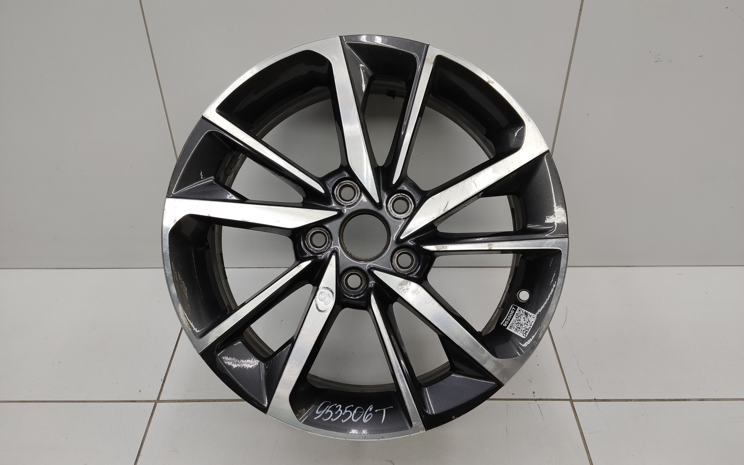 Диск колеса литой Geely Coolray R17