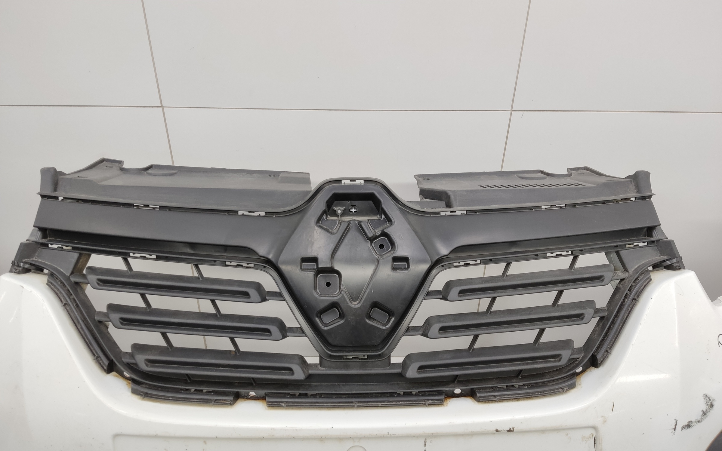 Бампер передний Renault Sandero 2 Stepway Restail