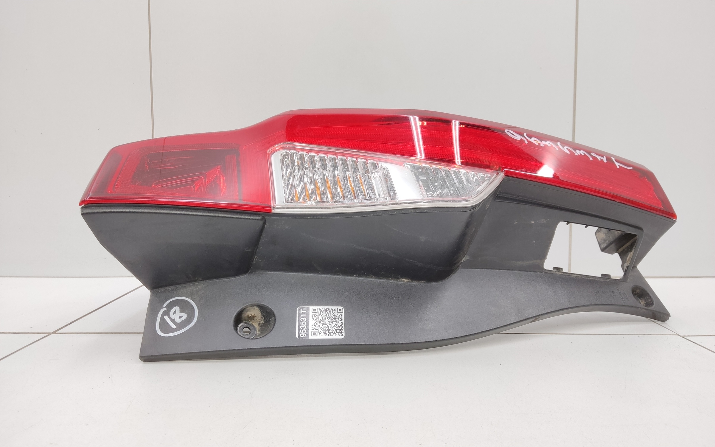 Фонарь задний правый Mitsubishi Pajero Sport 3 LED