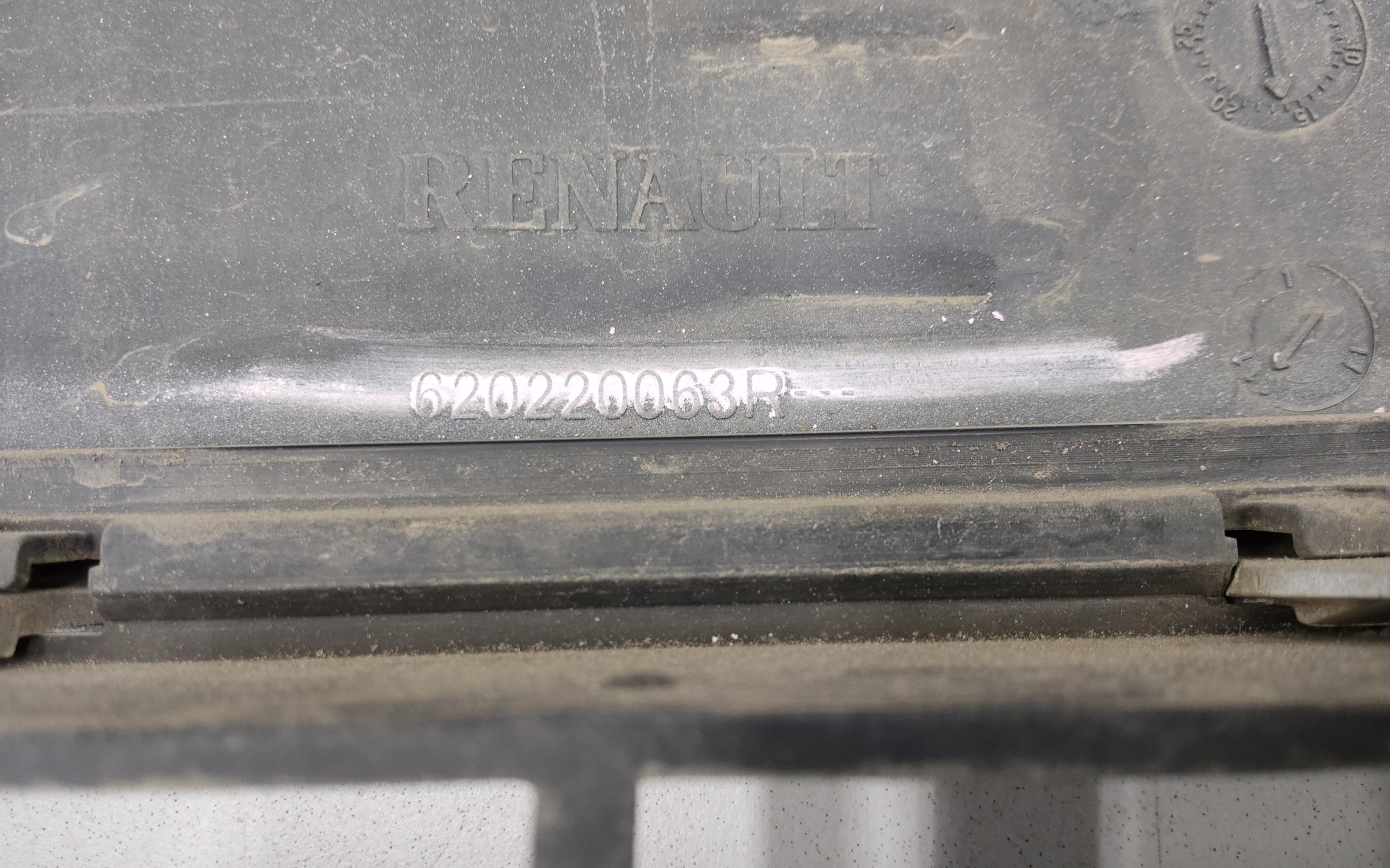 Бампер передний Renault Logan 2 Restail