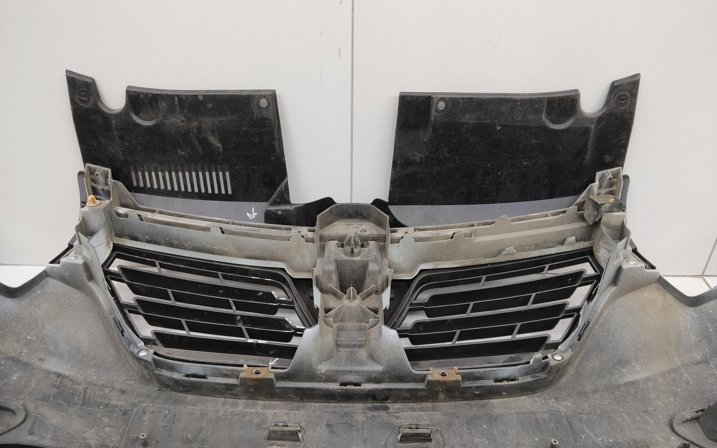 Бампер передний Renault Logan 2 Restail