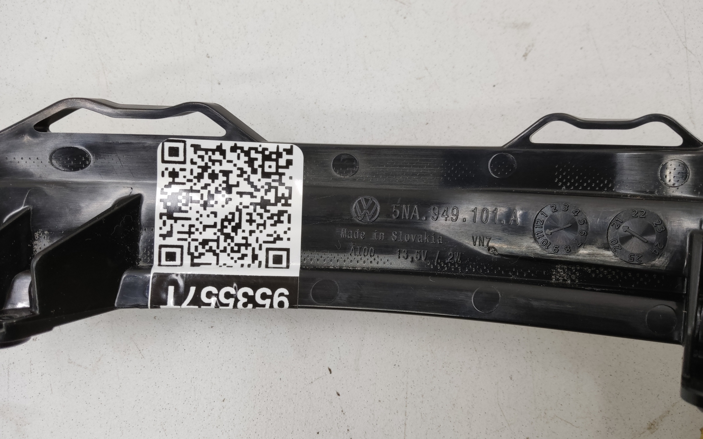 Повторитель поворота зеркала левого Volkswagen Tiguan 2