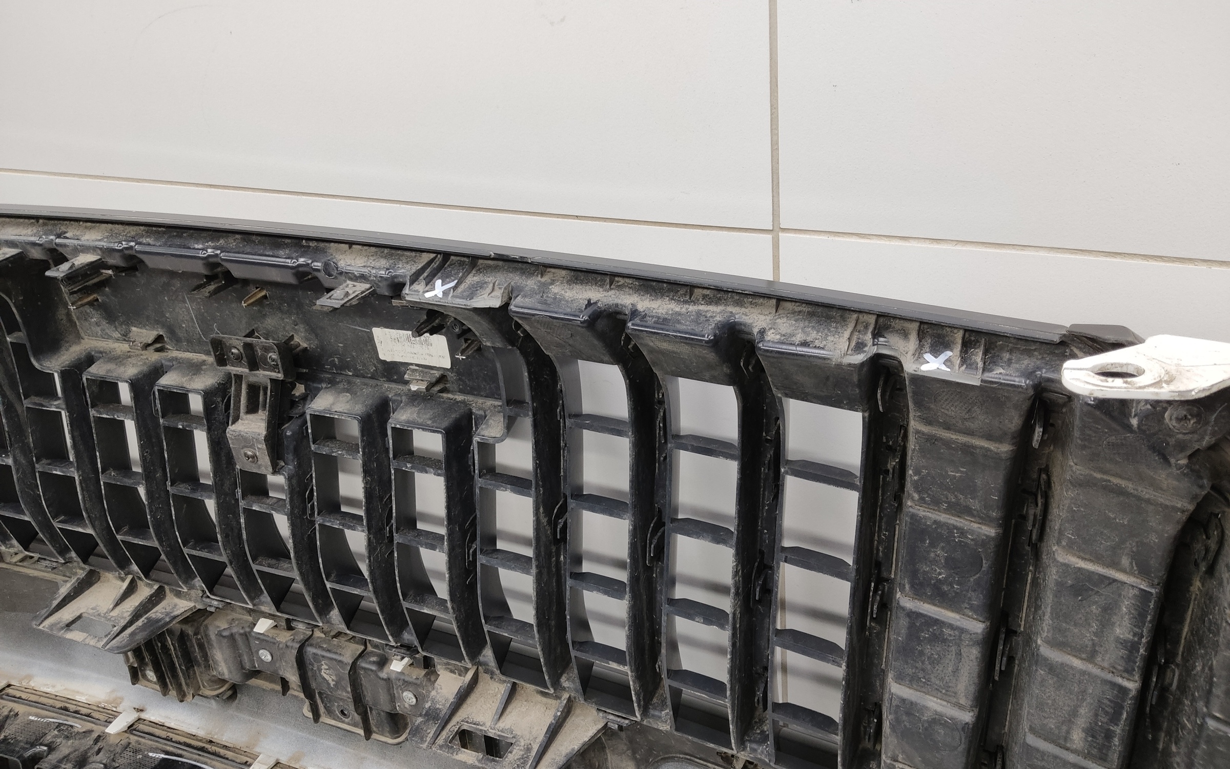 Бампер передний Haval Jolion Restail с отверстиями под накладки