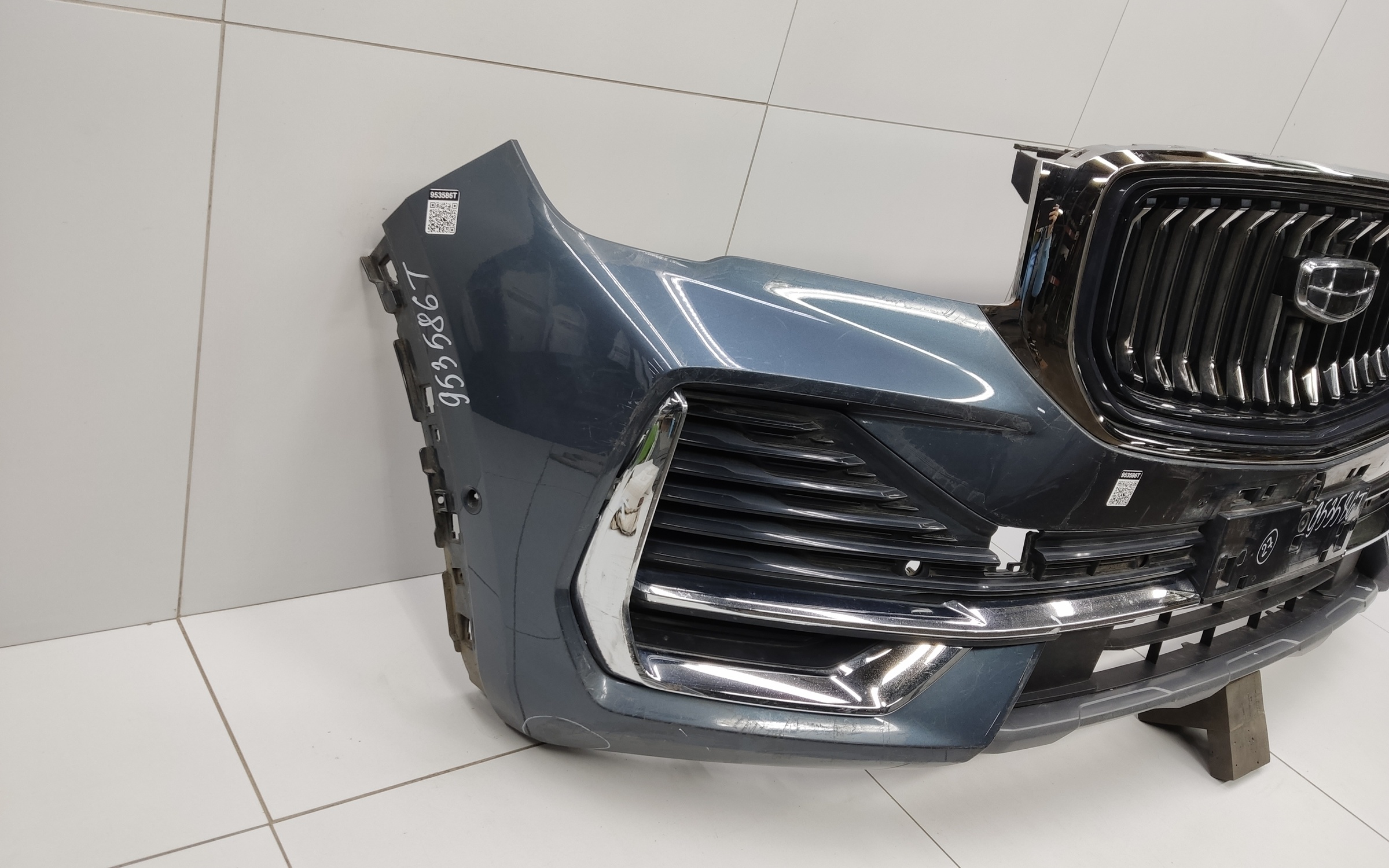 Бампер передний Geely Monjaro