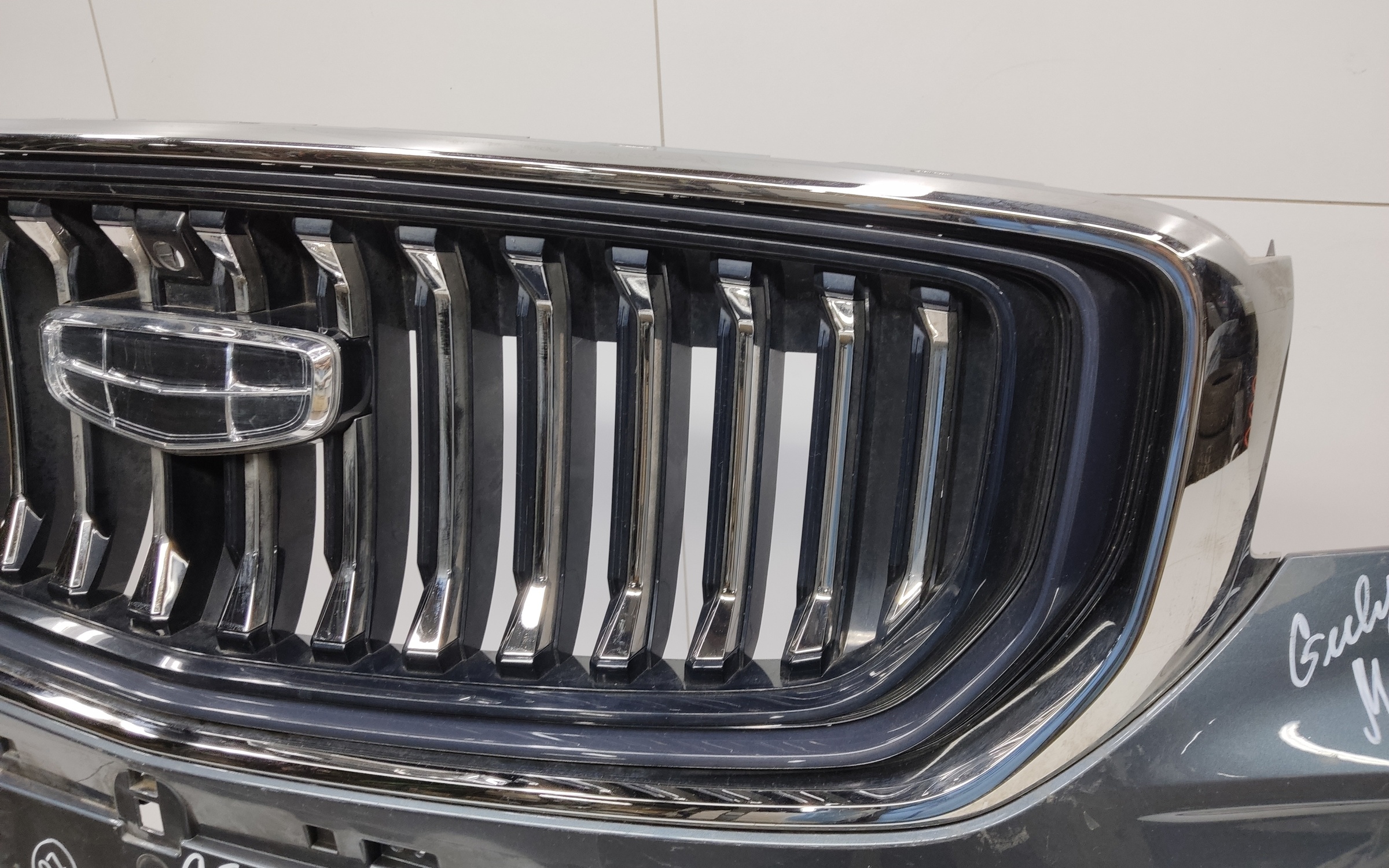 Бампер передний Geely Monjaro
