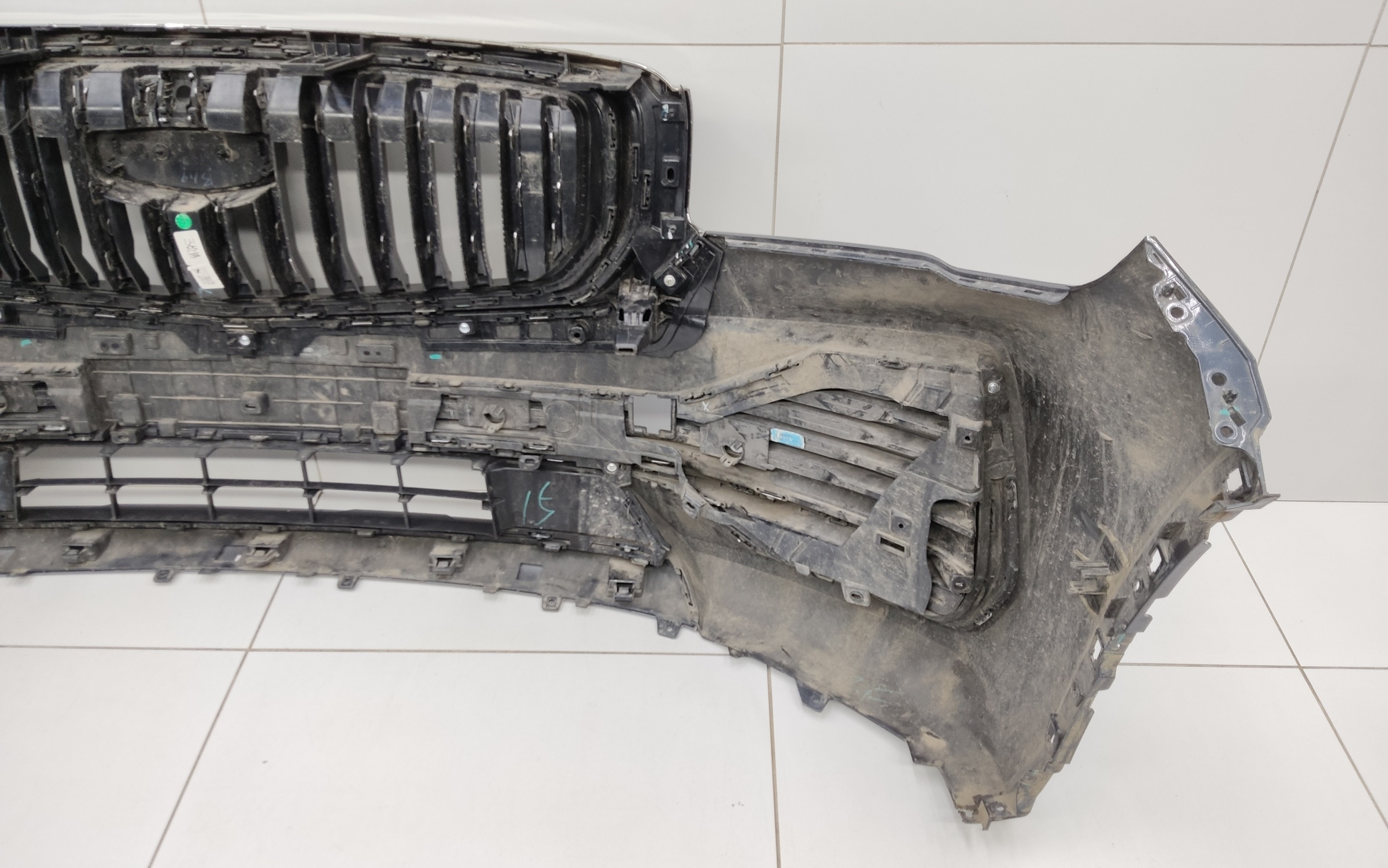 Бампер передний Geely Monjaro