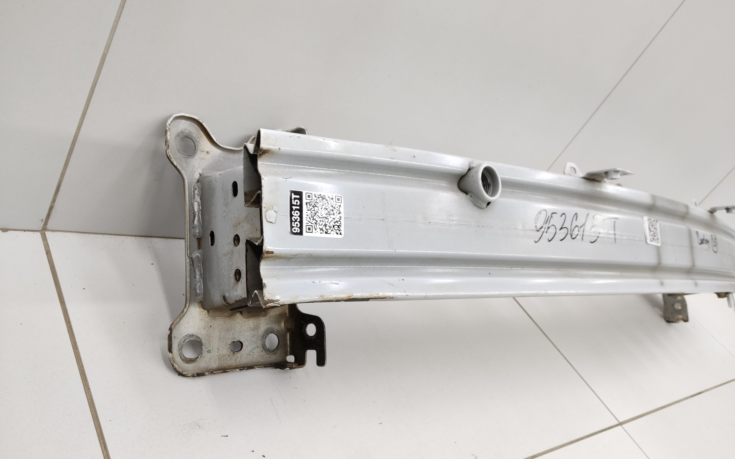 Усилитель переднего бампера Geely Coolray