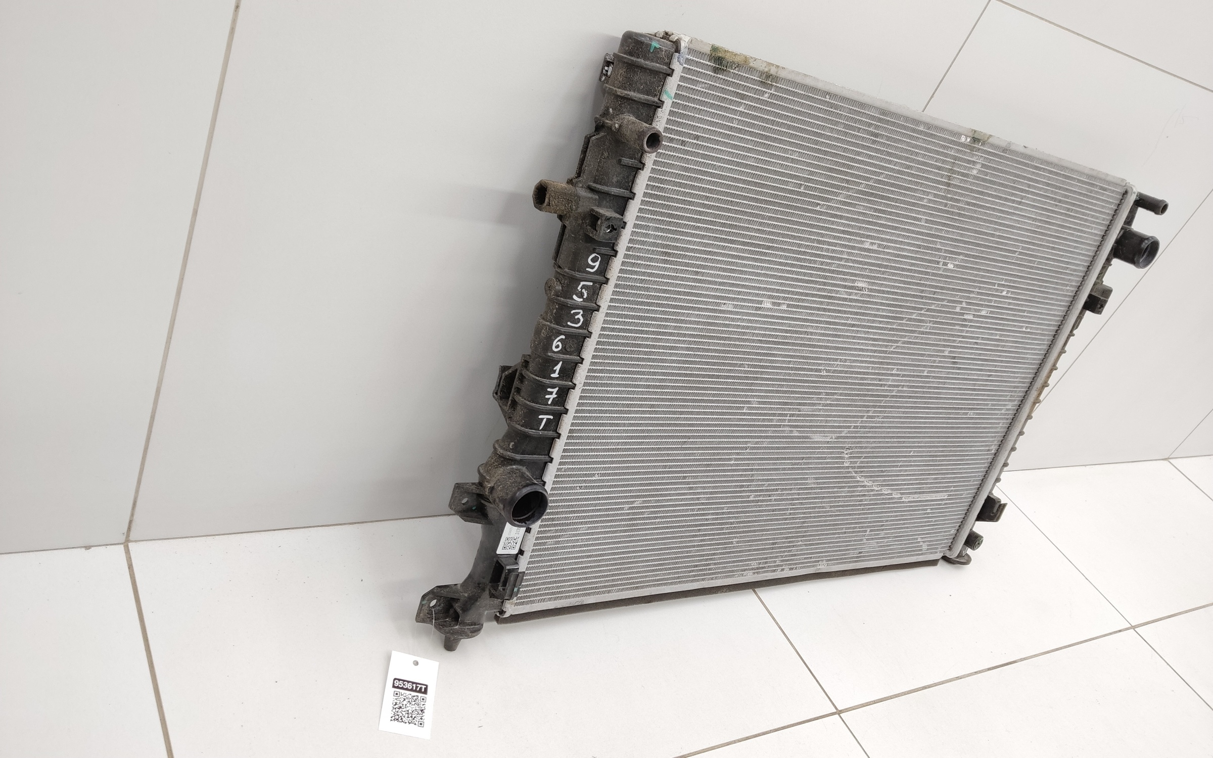 Радиатор охлаждения двигателя Geely Coolray