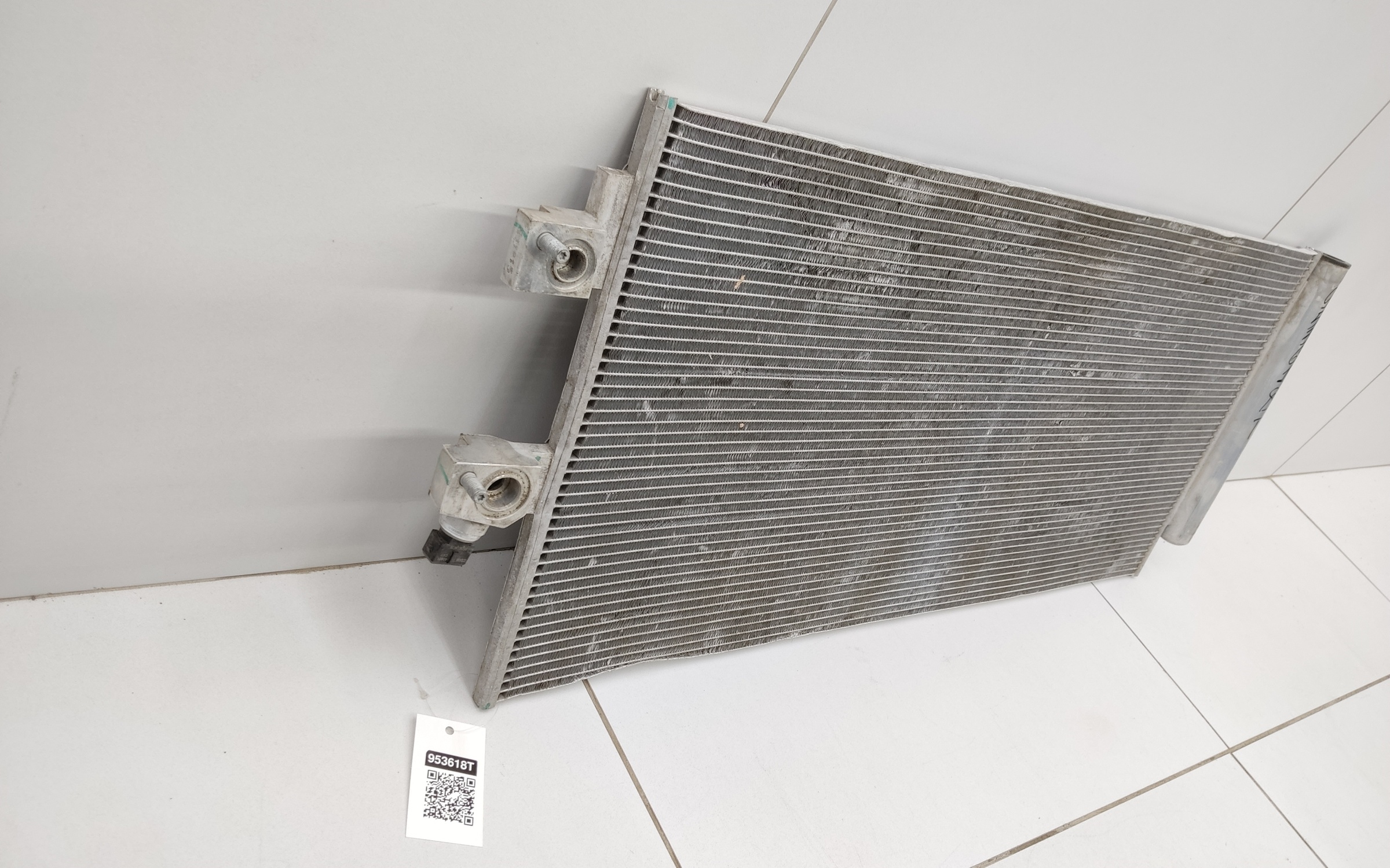 Радиатор кондиционера Geely Monjaro