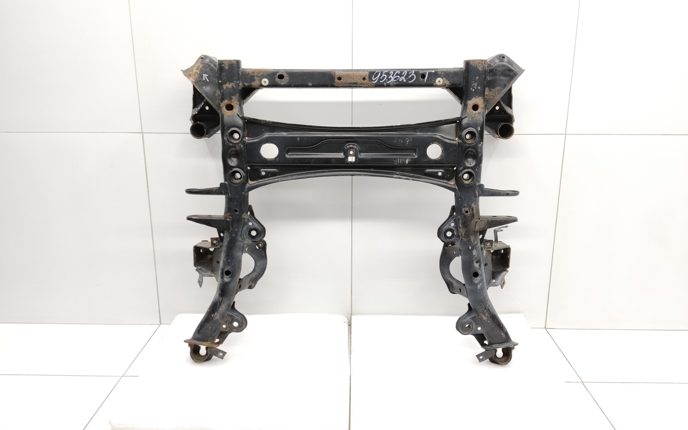 Подрамник передний BMW X3 F25