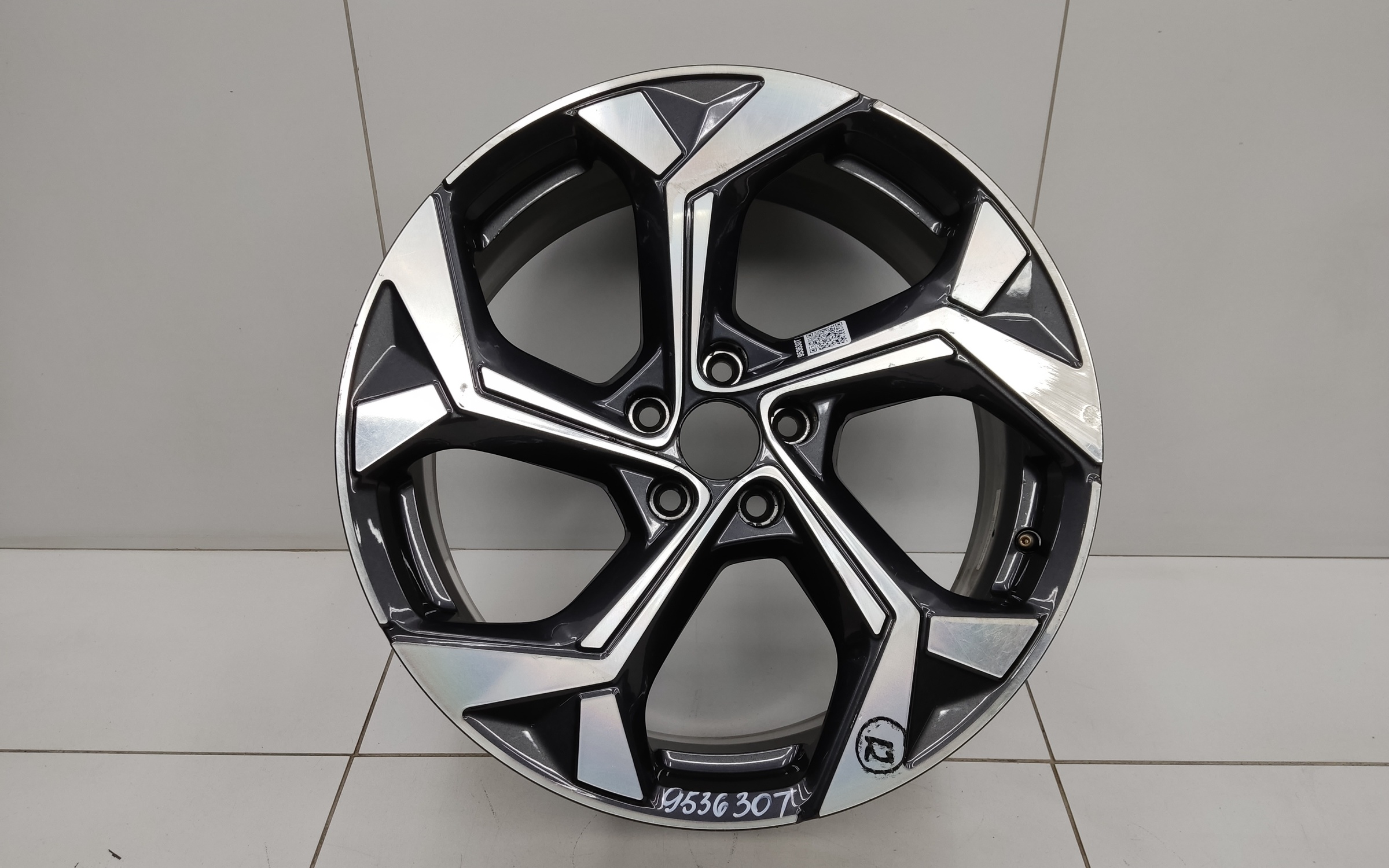 Диск колеса литой Geely Atlas 2 R19