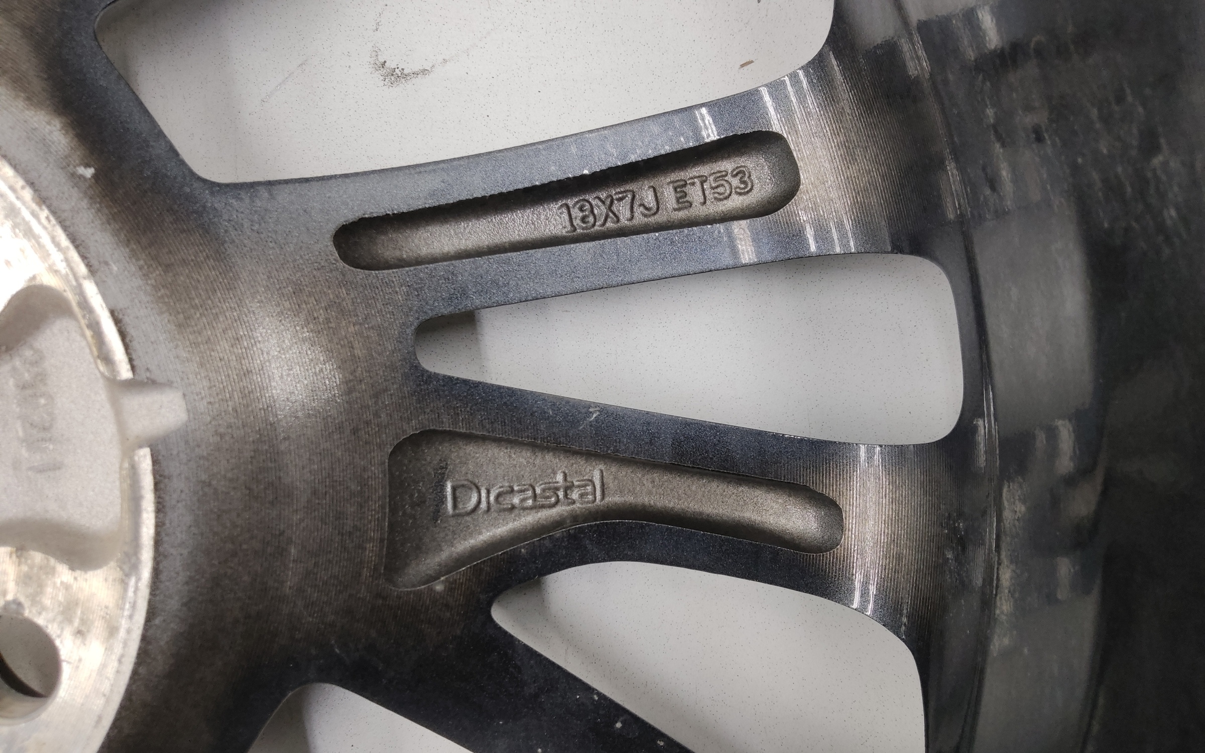 Диск колеса литой Geely Coolray R18