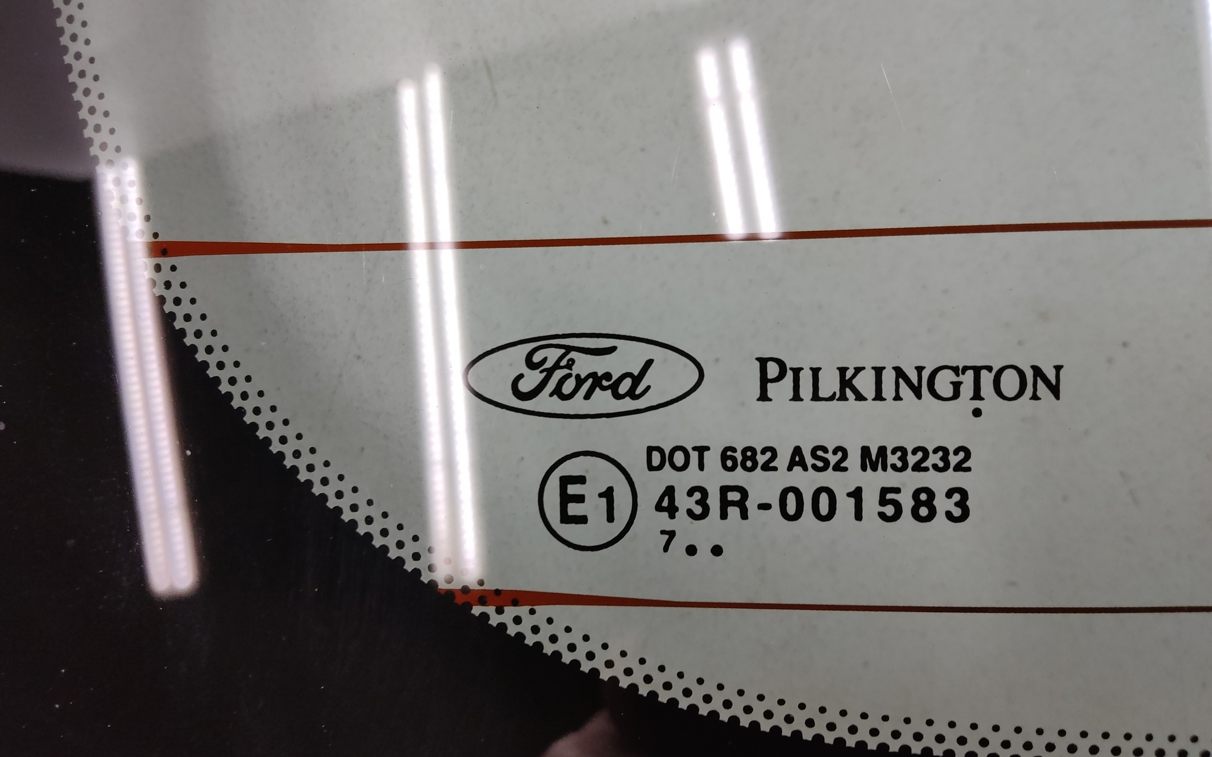 Стекло крышки багажника Ford Fusion