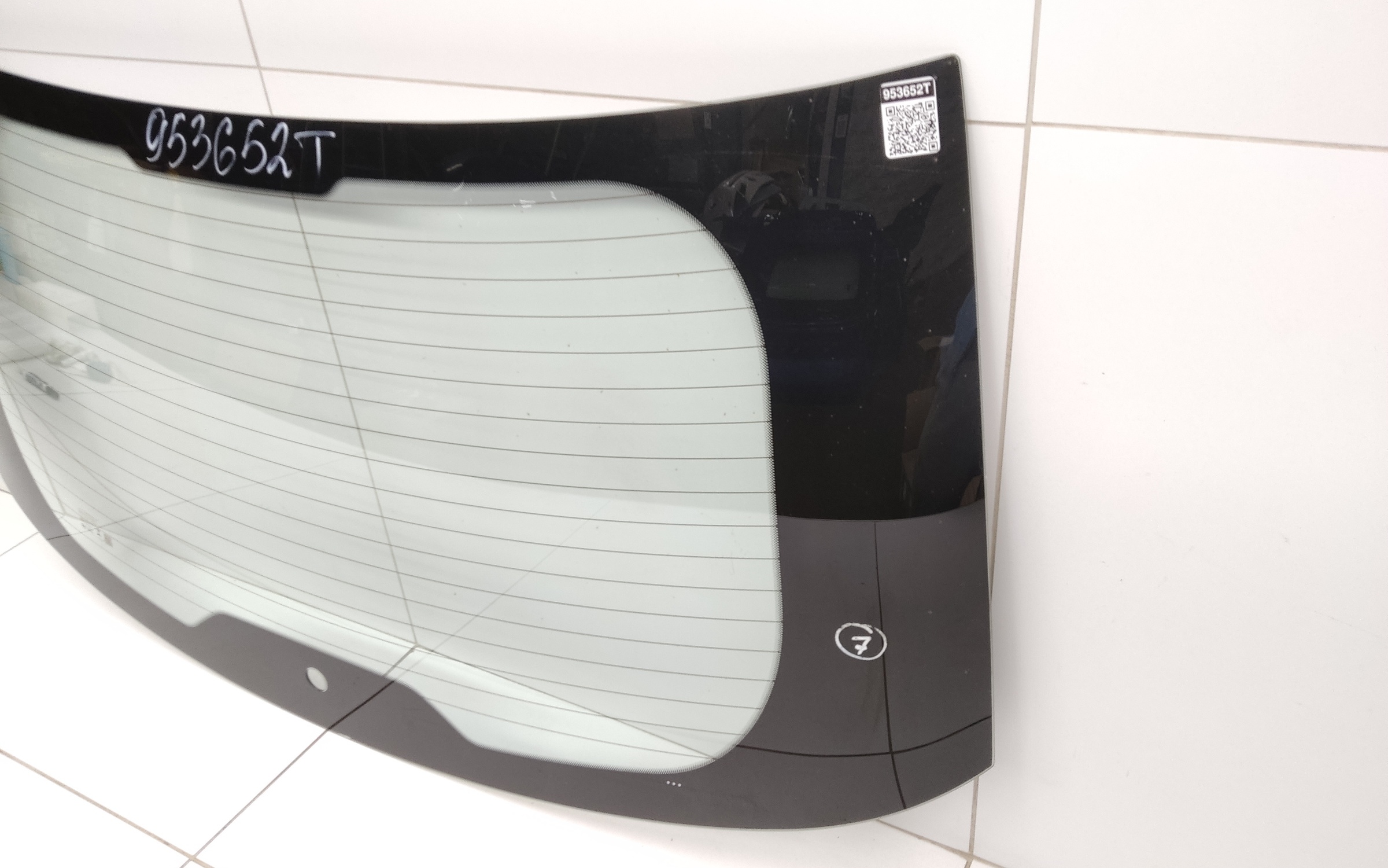 Стекло крышки багажника Omoda C5