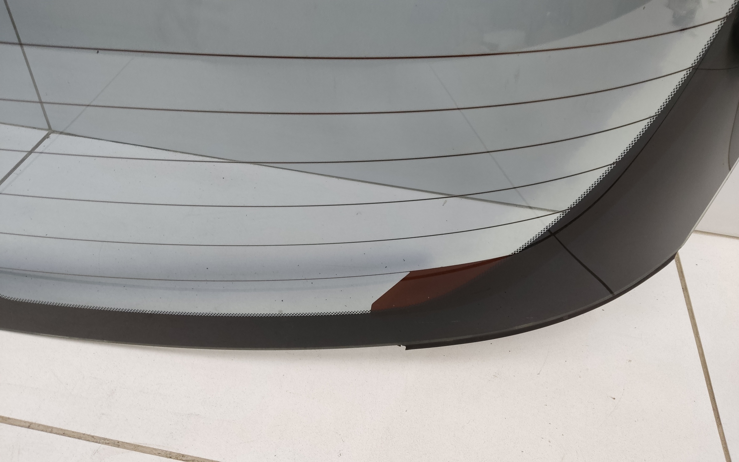Стекло крышки багажника Nissan Juke