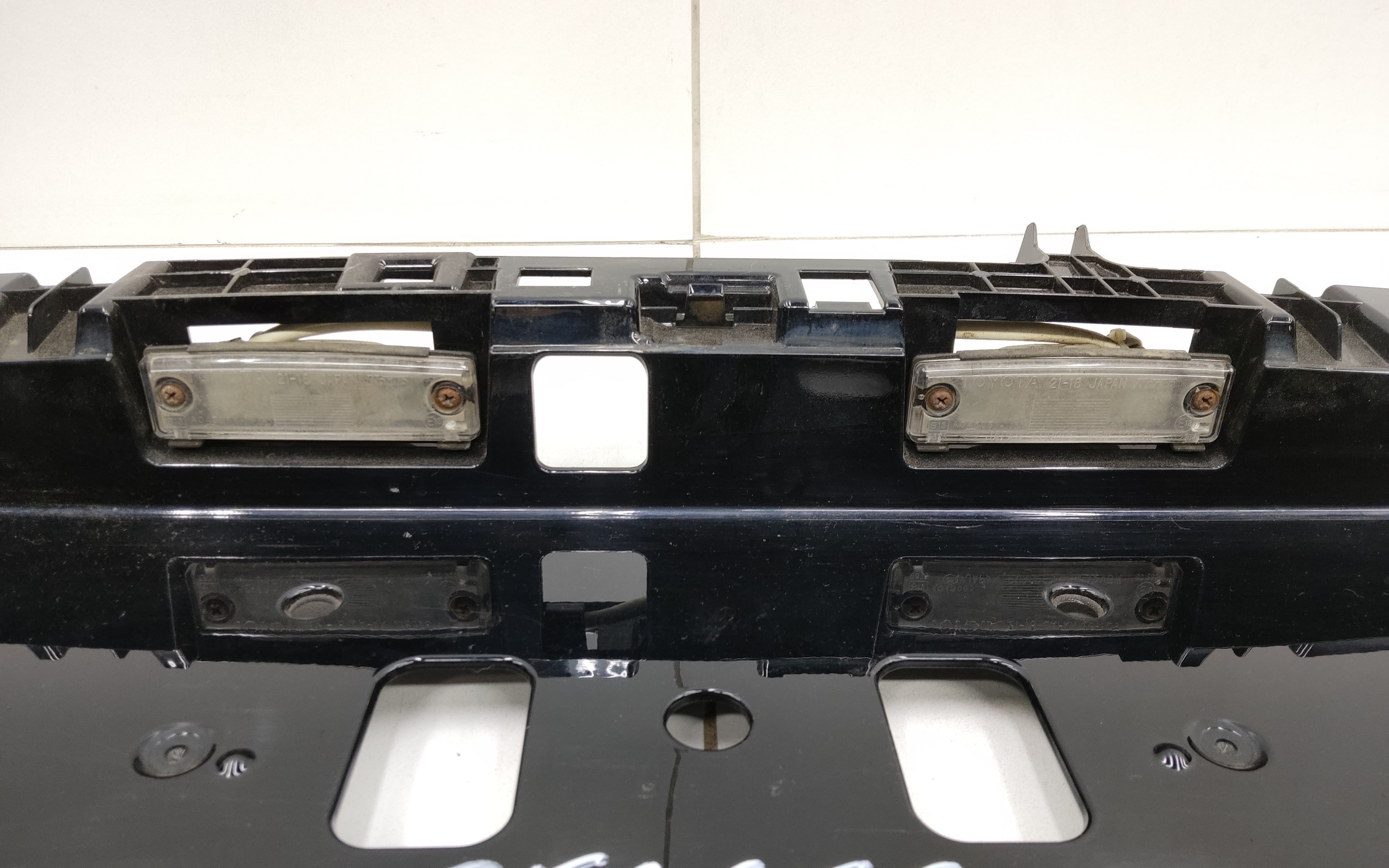 Накладка крышки багажника Toyota Land Cruiser Prado 150 Restail 2