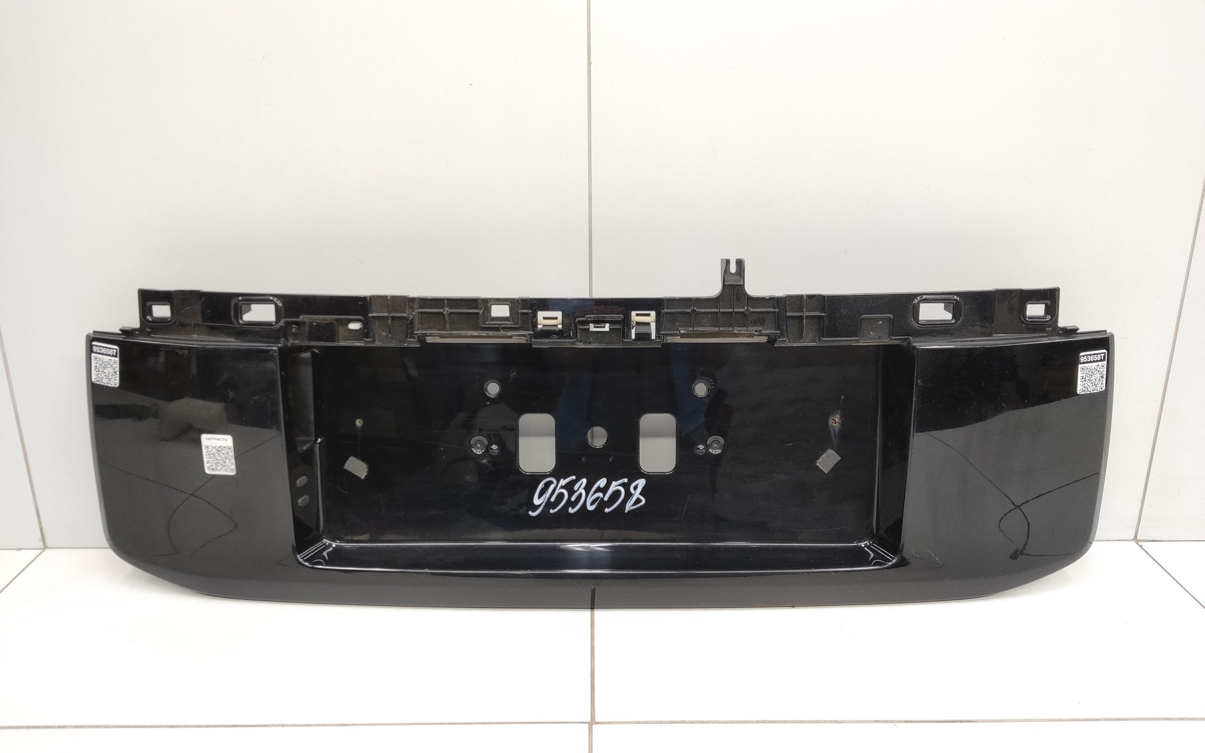 Накладка крышки багажника Toyota Land Cruiser Prado 150 Restail 2