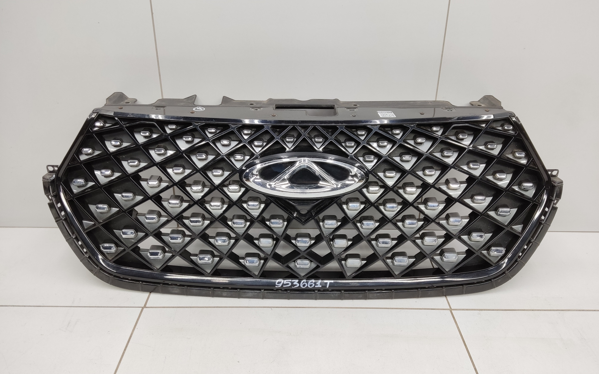 Решётка радиатора Chery Tiggo 4 Pro под камеру