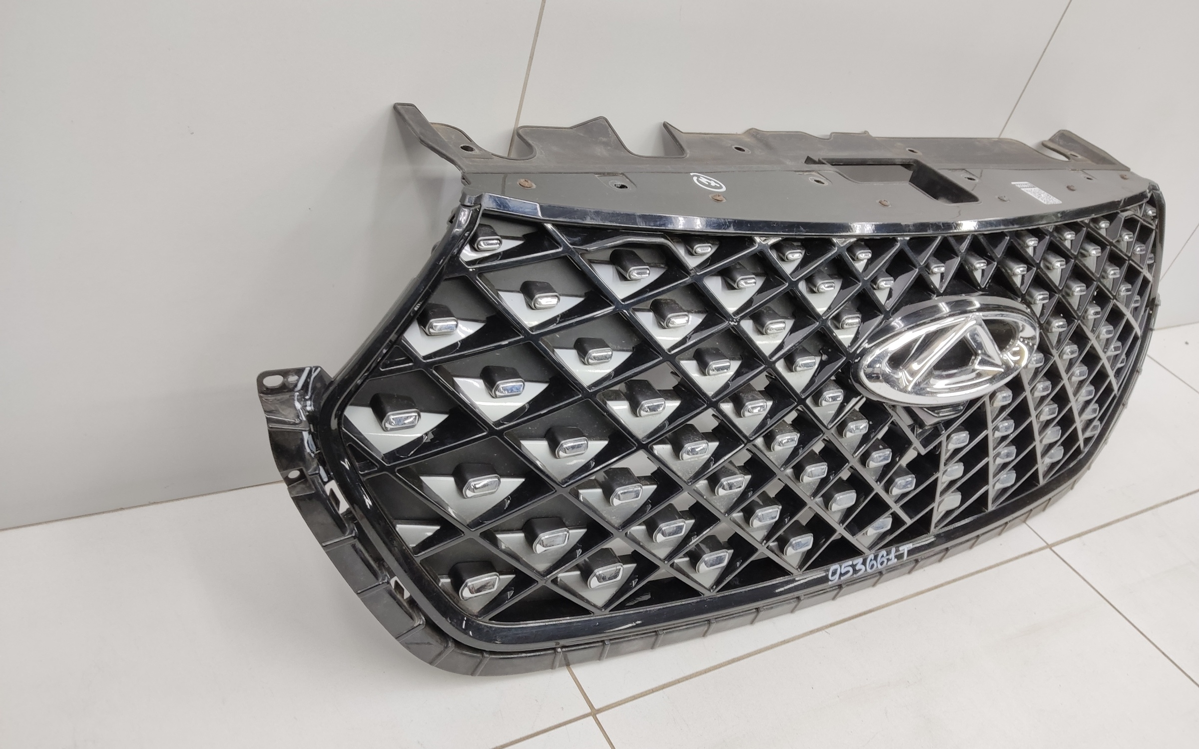 Решётка радиатора Chery Tiggo 4 Pro под камеру