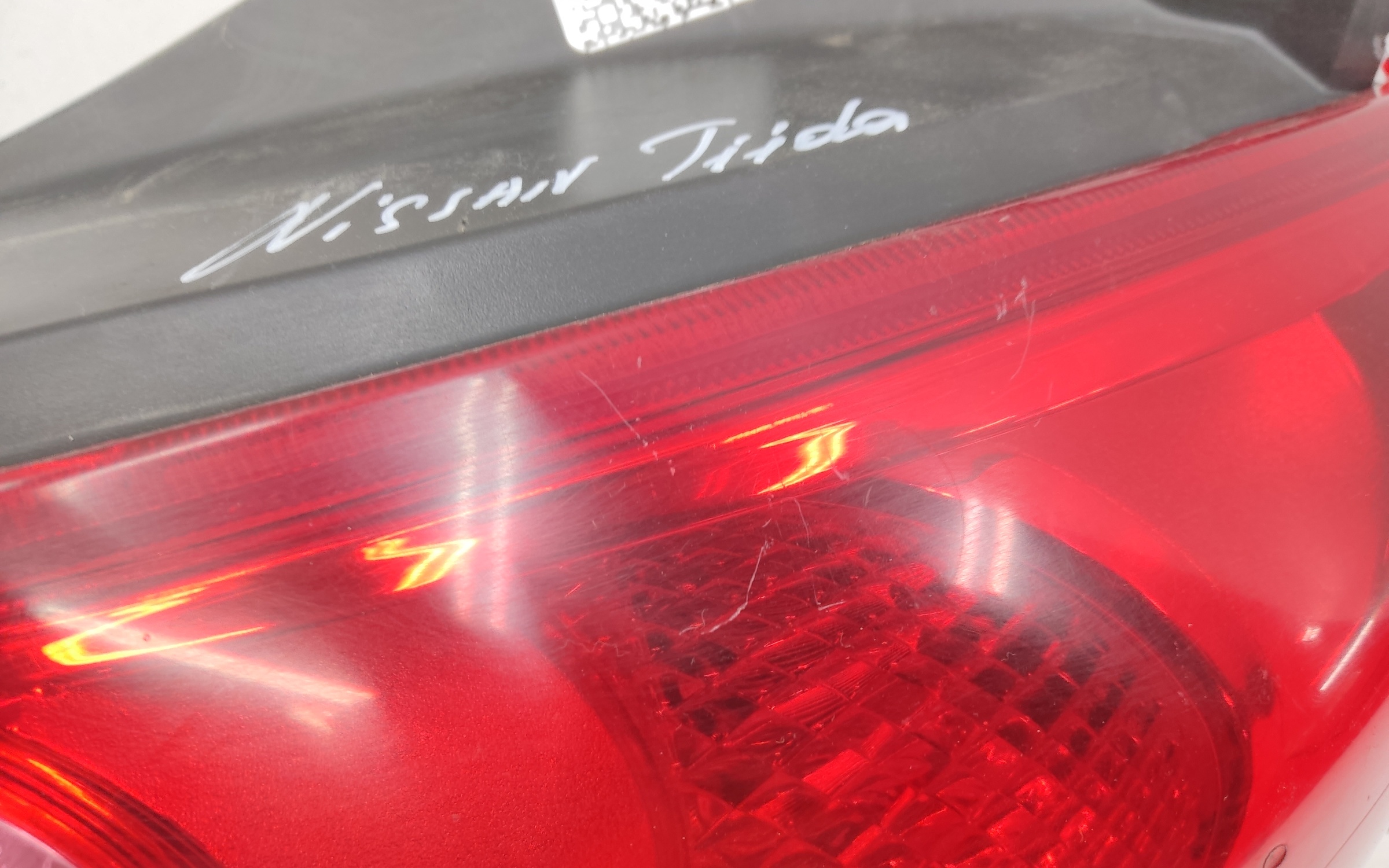 Фонарь задний правый наружный Nissan Tiida 1 C11 Hatchback