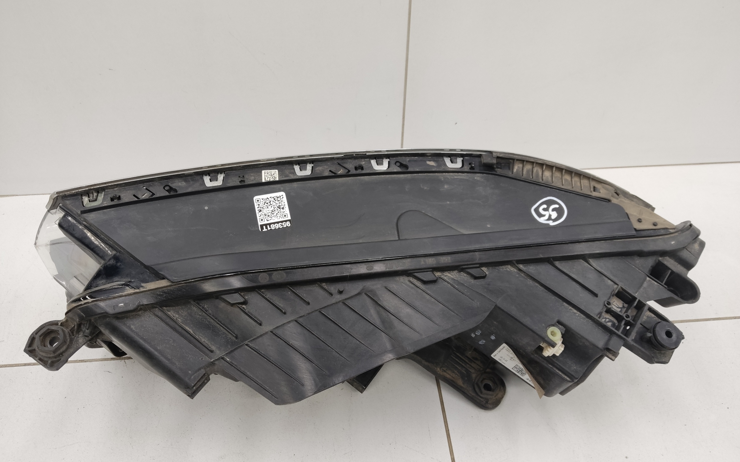 Фара передняя правая Volkswagen Touareg 3 LED