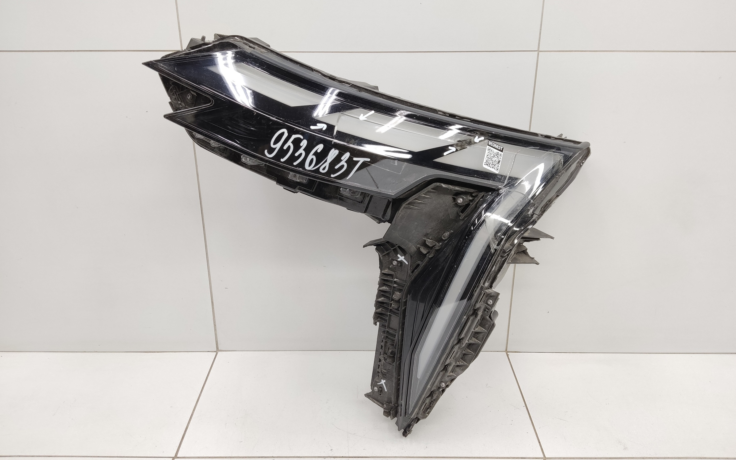 Фара передняя левая Geely Atlas 2 LED