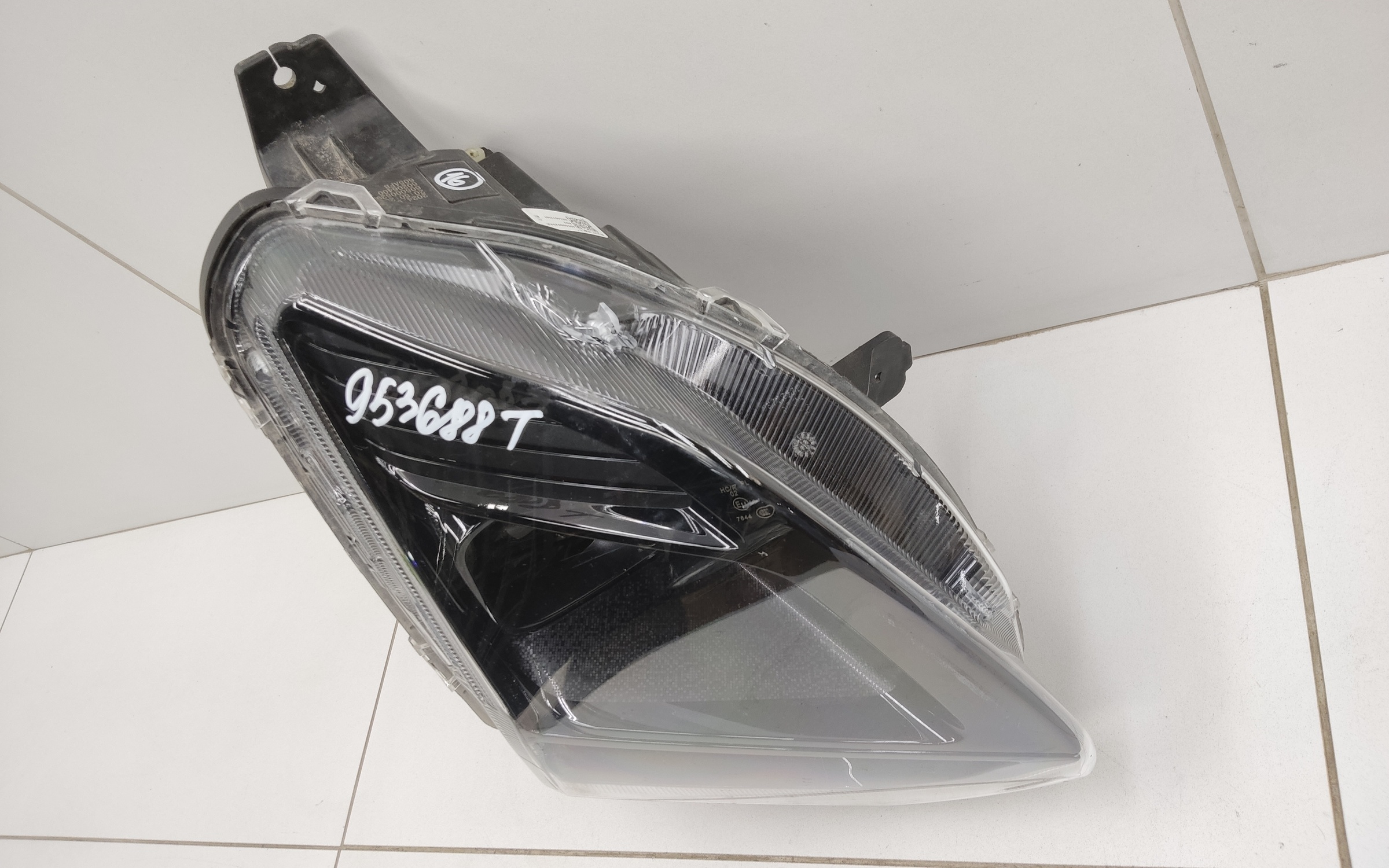 Фара передняя правая Omoda C5 галоген