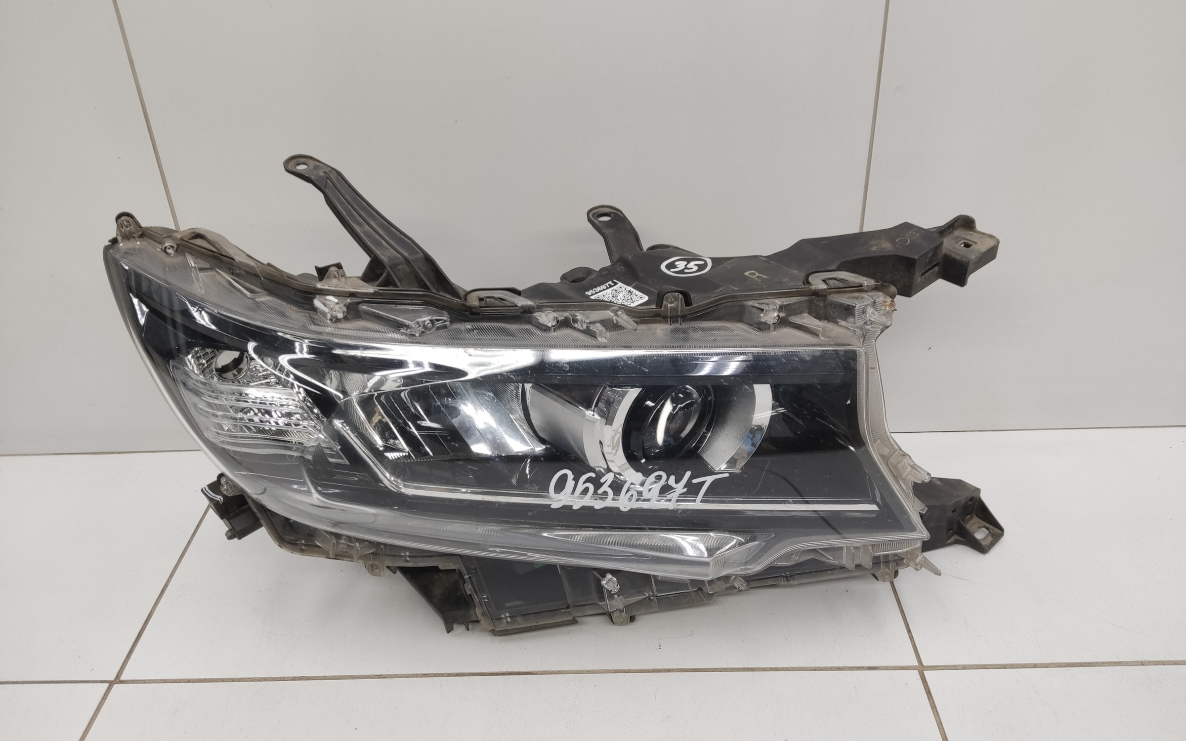 Фара передняя правая Toyota Land Cruiser Prado 150 Restail 2 LED