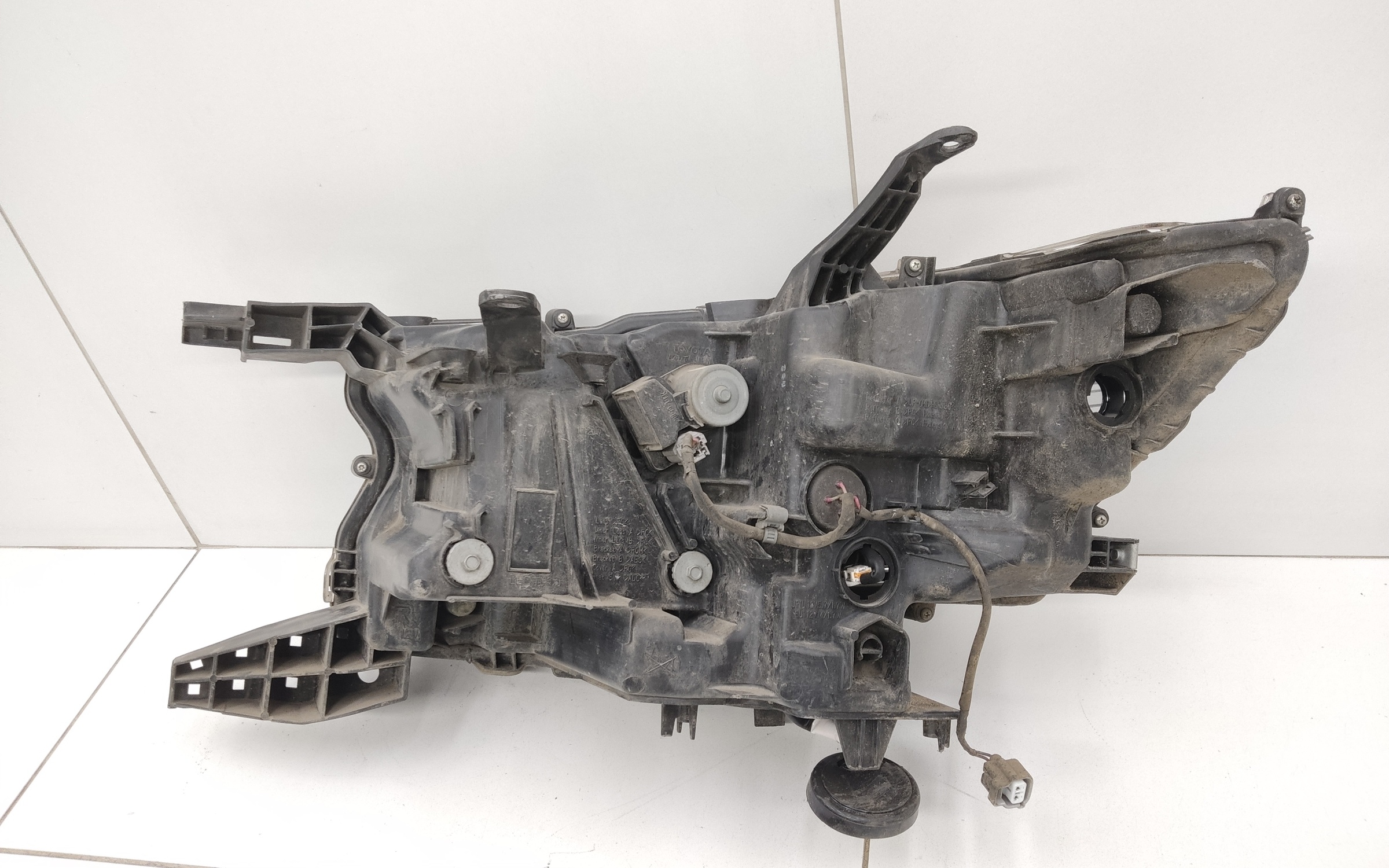 Фара передняя правая Toyota Land Cruiser Prado 150 Restail 2 LED