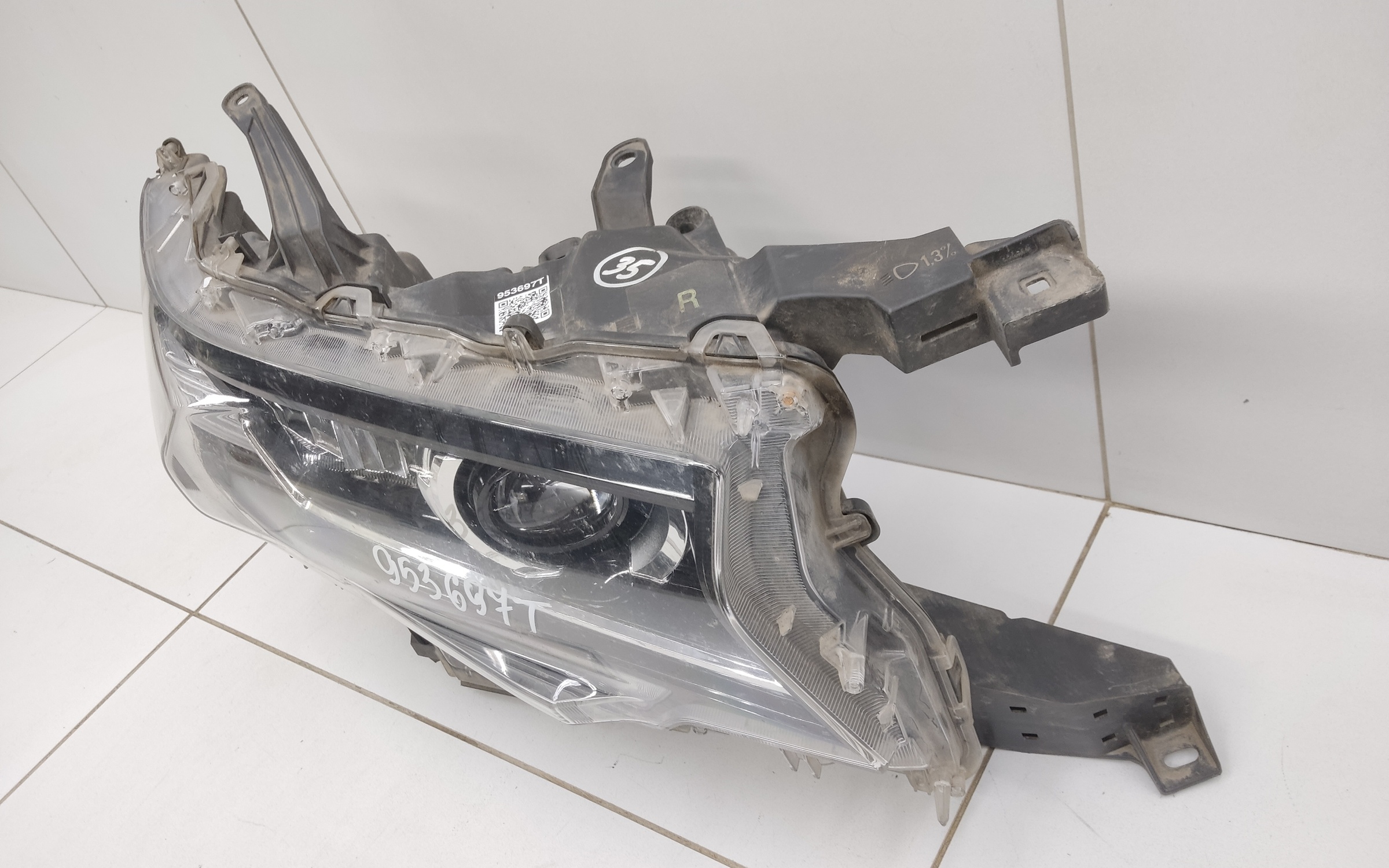Фара передняя правая Toyota Land Cruiser Prado 150 Restail 2 LED