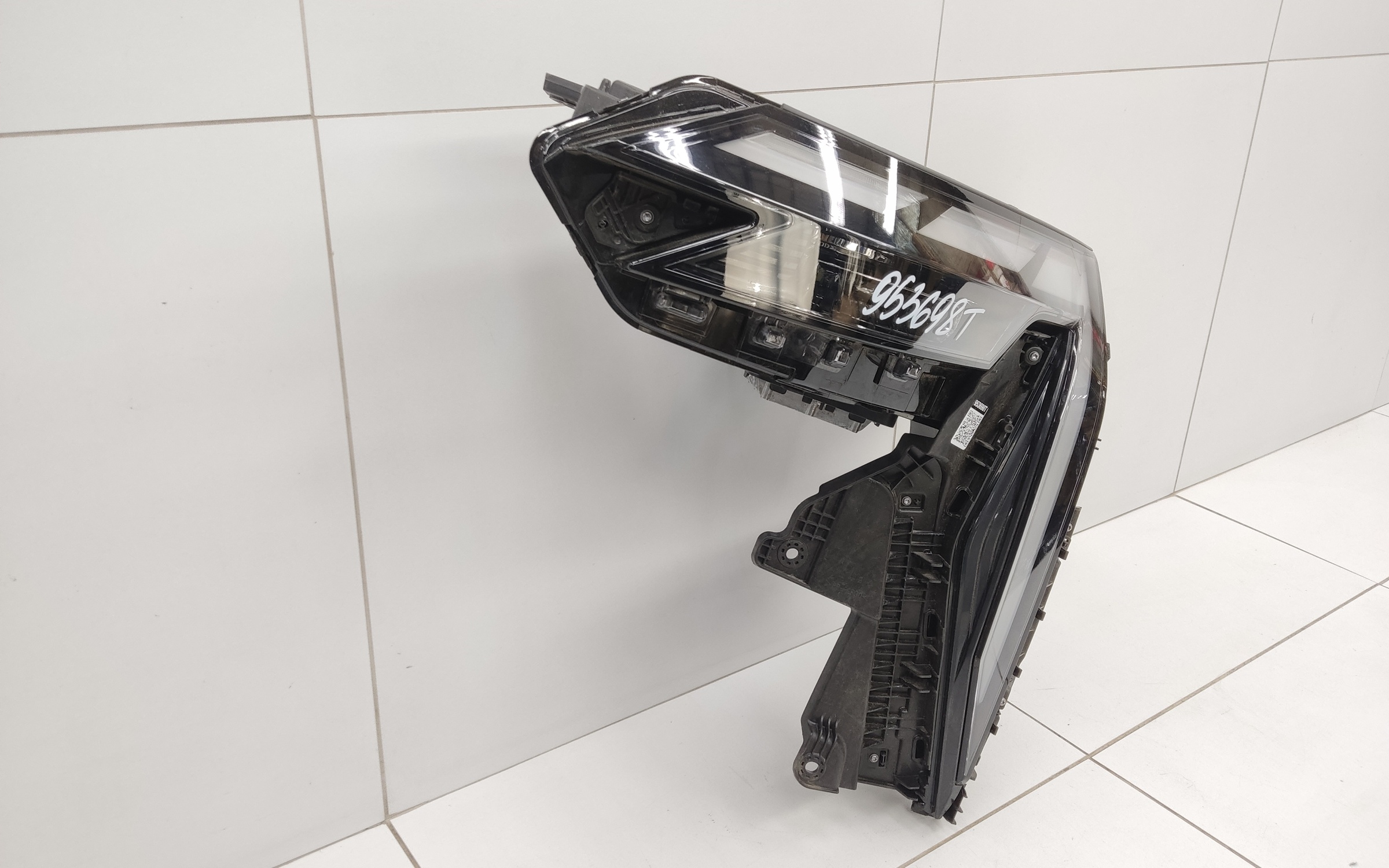 Фара передняя левая Geely Atlas 2 LED