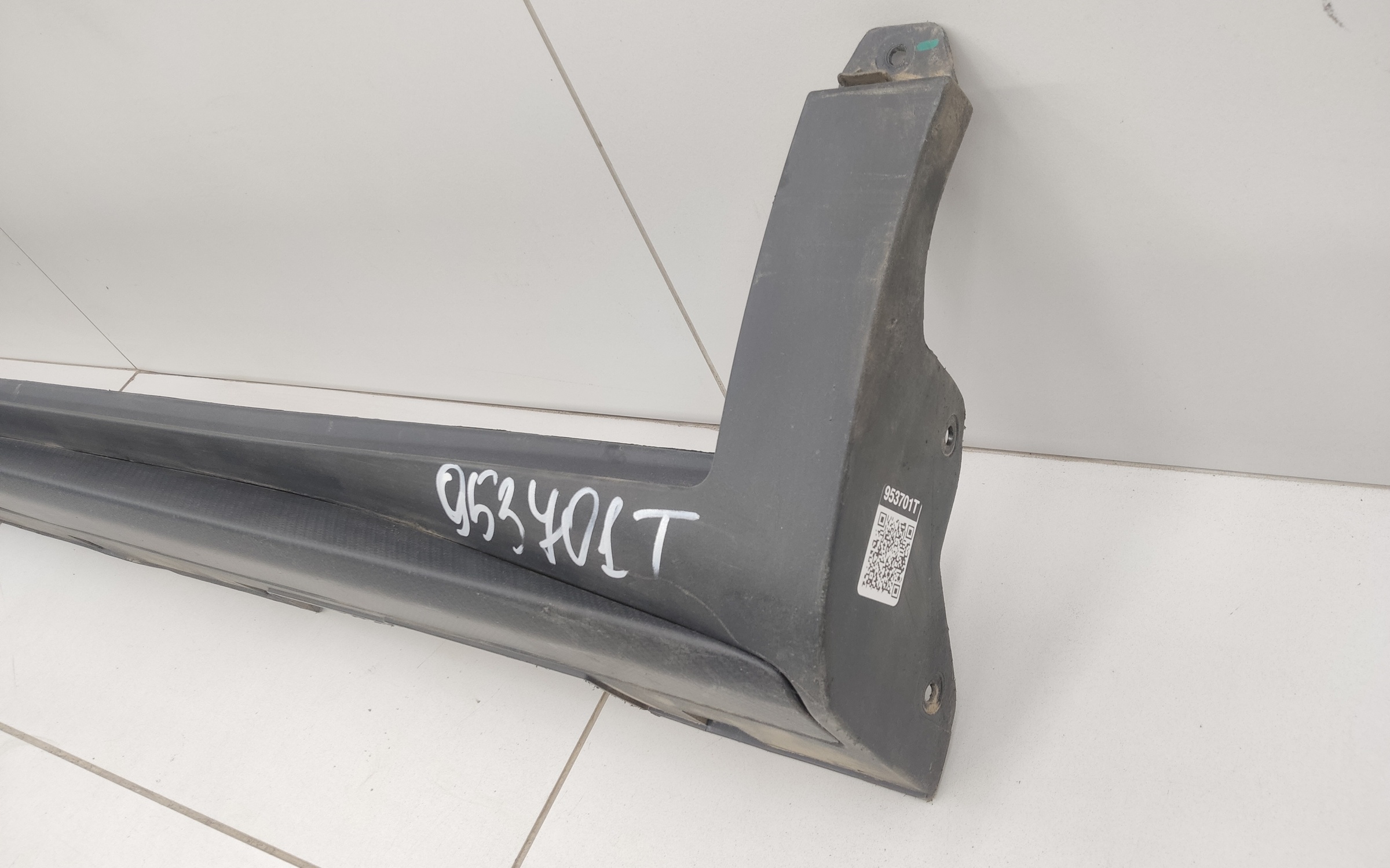 Накладка порога левого Geely Coolray