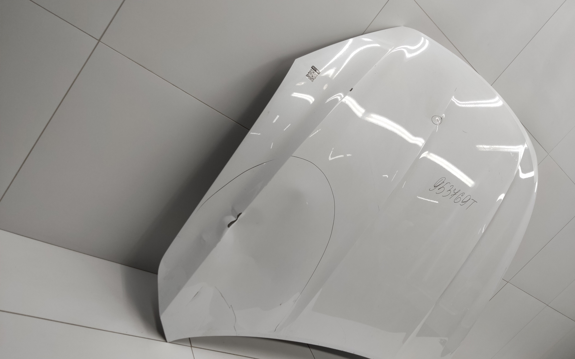 Капот Geely Monjaro