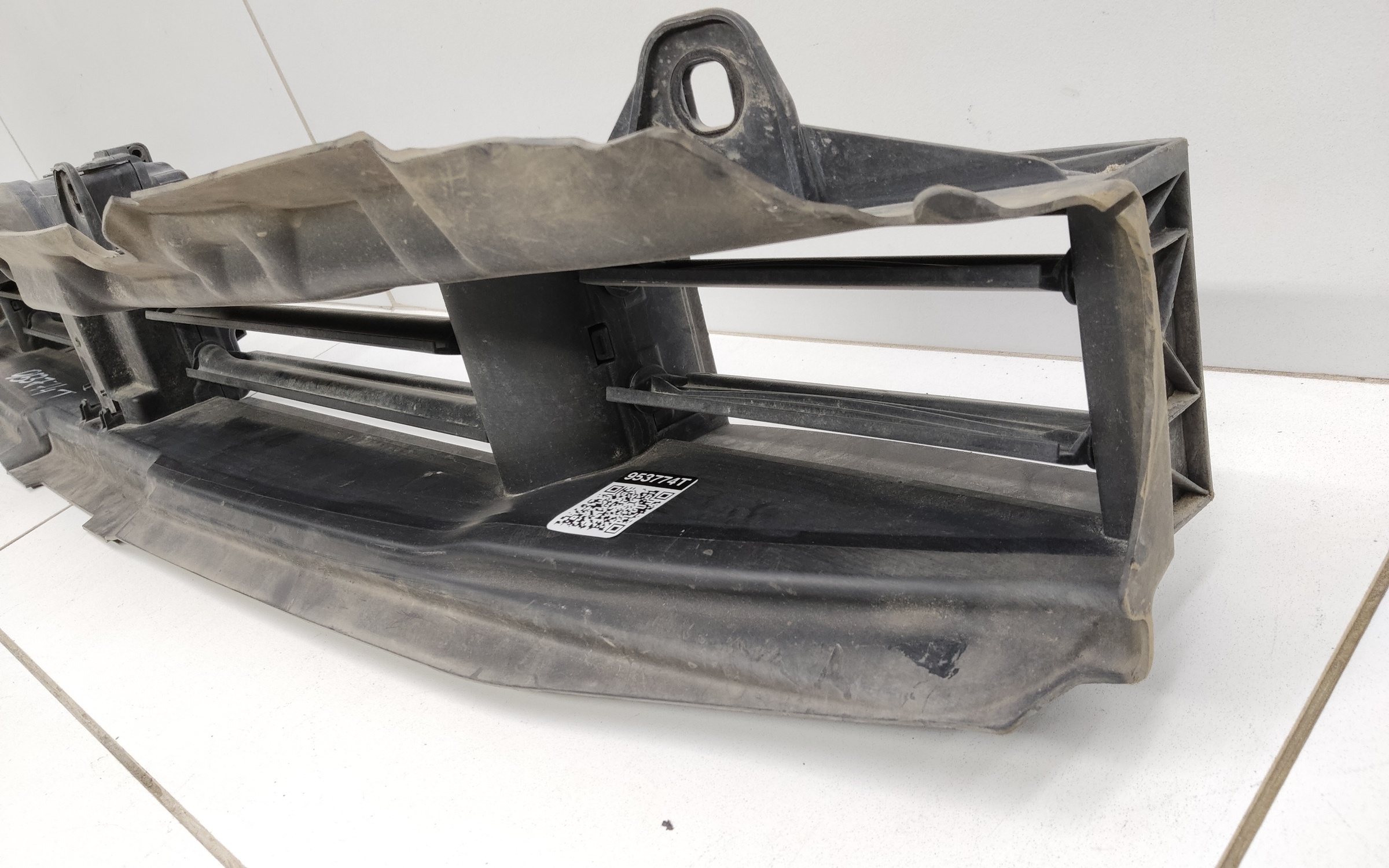 Воздуховод радиатора нижний BMW X7 G07