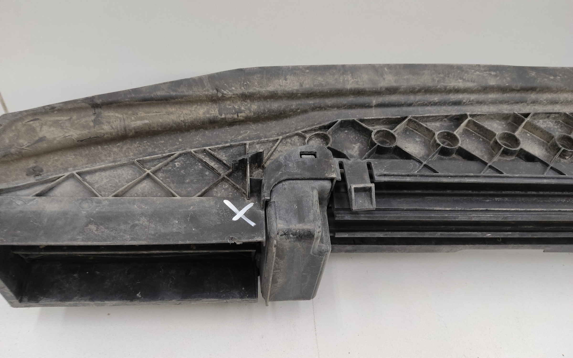 Воздуховод радиатора нижний BMW X7 G07