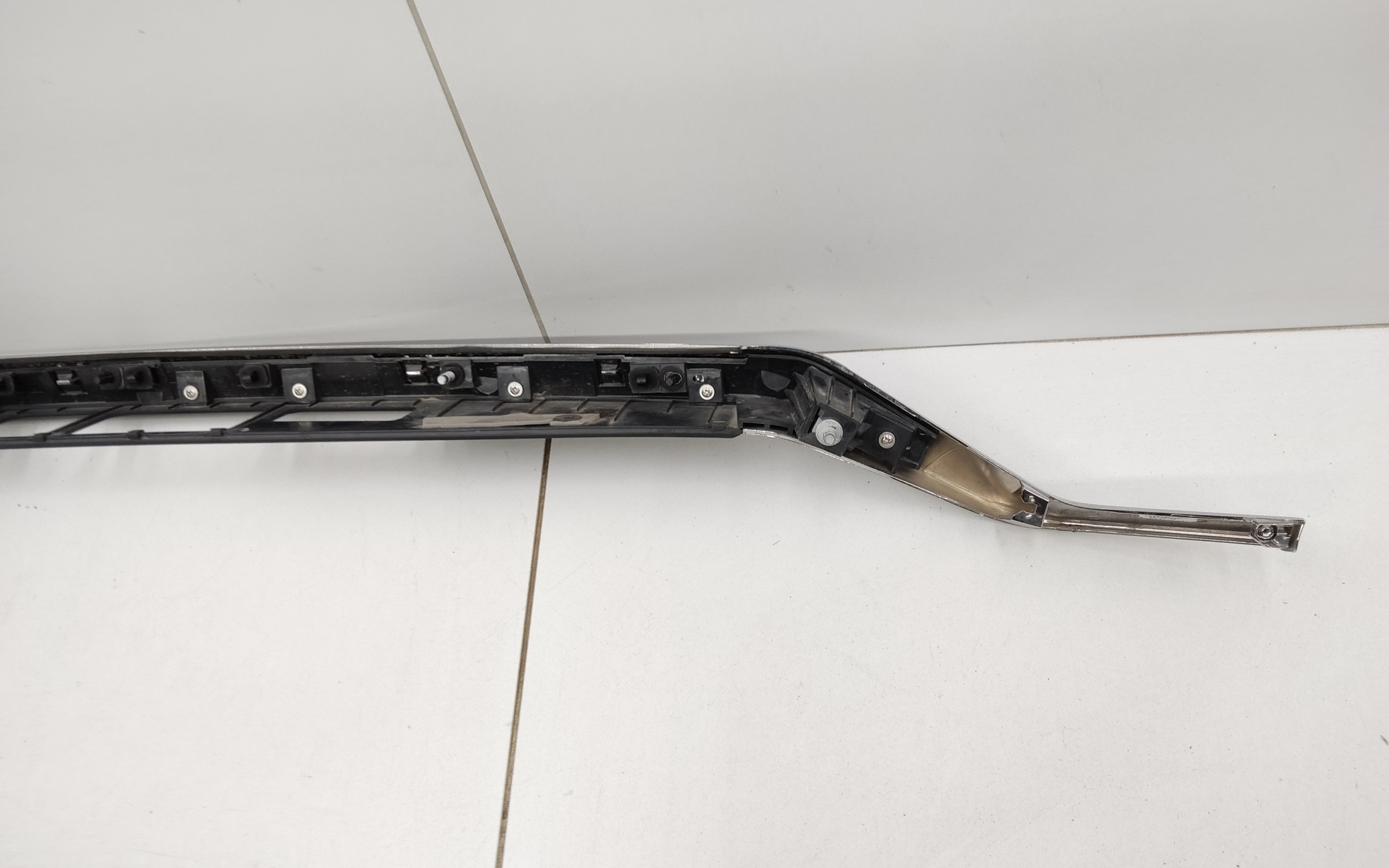 Накладка крышки багажника хром Geely Tugella 1