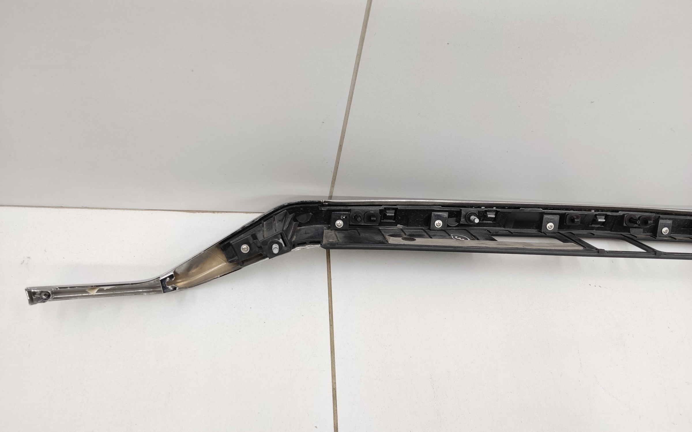 Накладка крышки багажника хром Geely Tugella 1