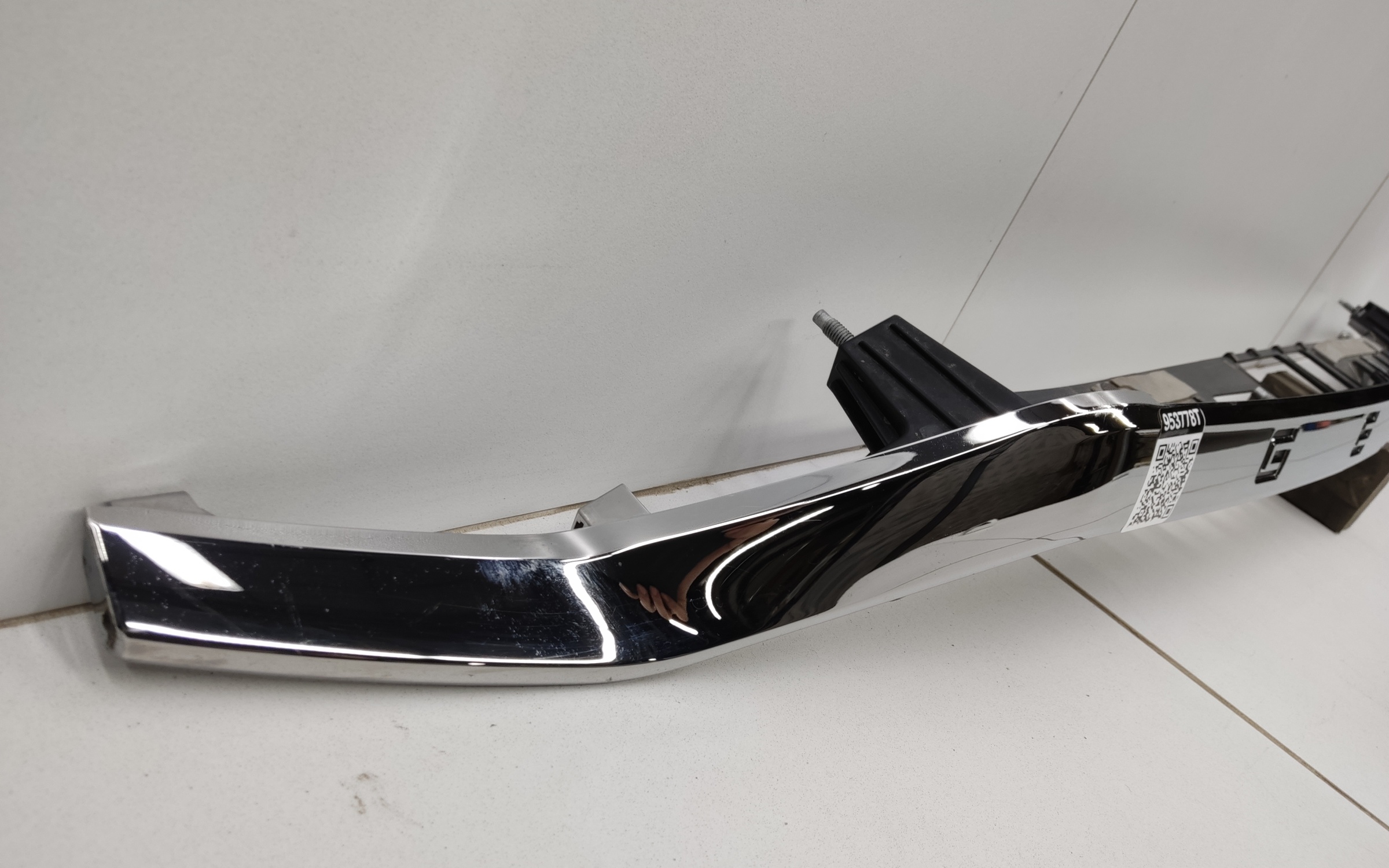 Накладка крышки багажника хром Geely Tugella 1