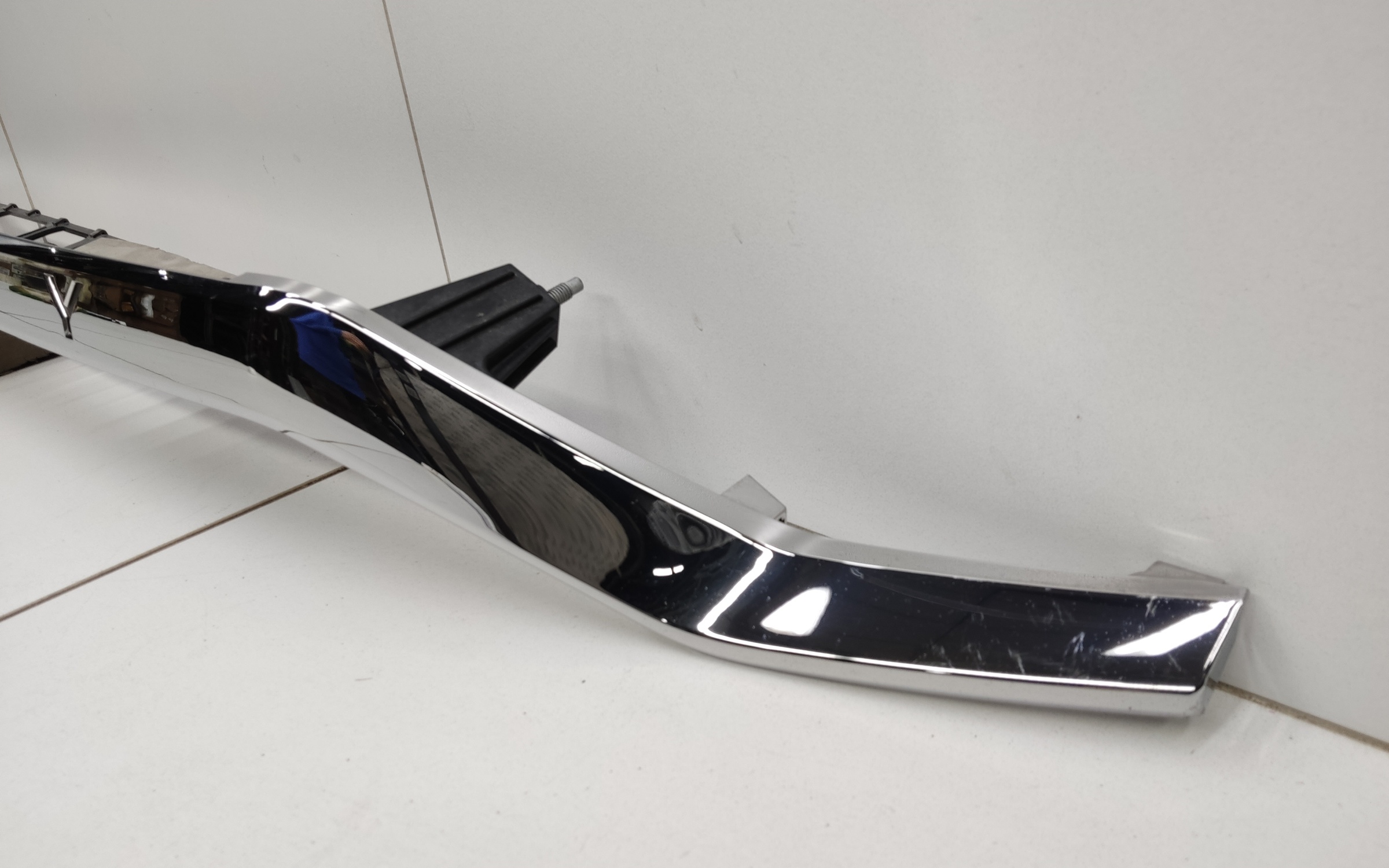 Накладка крышки багажника хром Geely Tugella 1