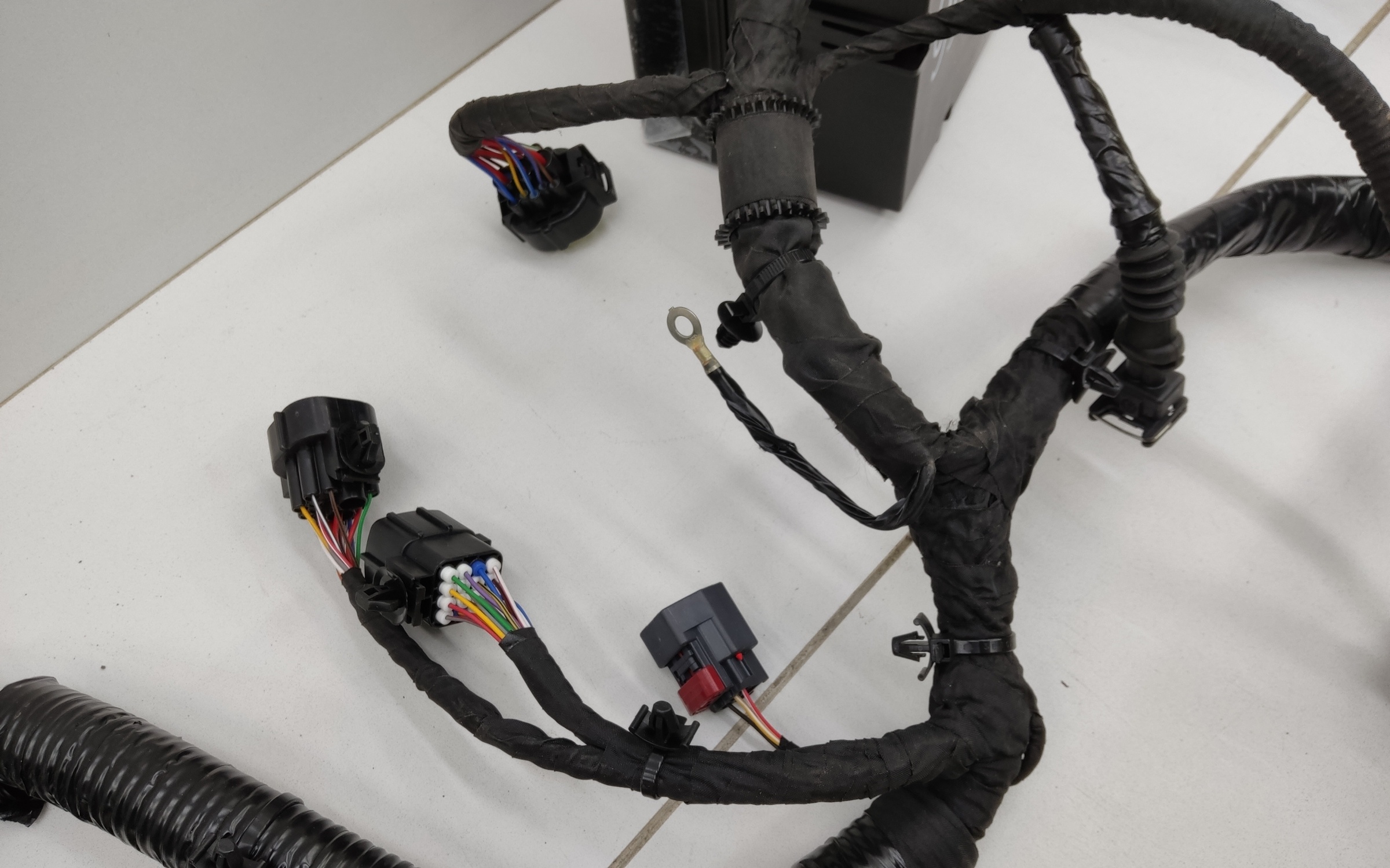 Проводка моторного отсека Haval M6 2