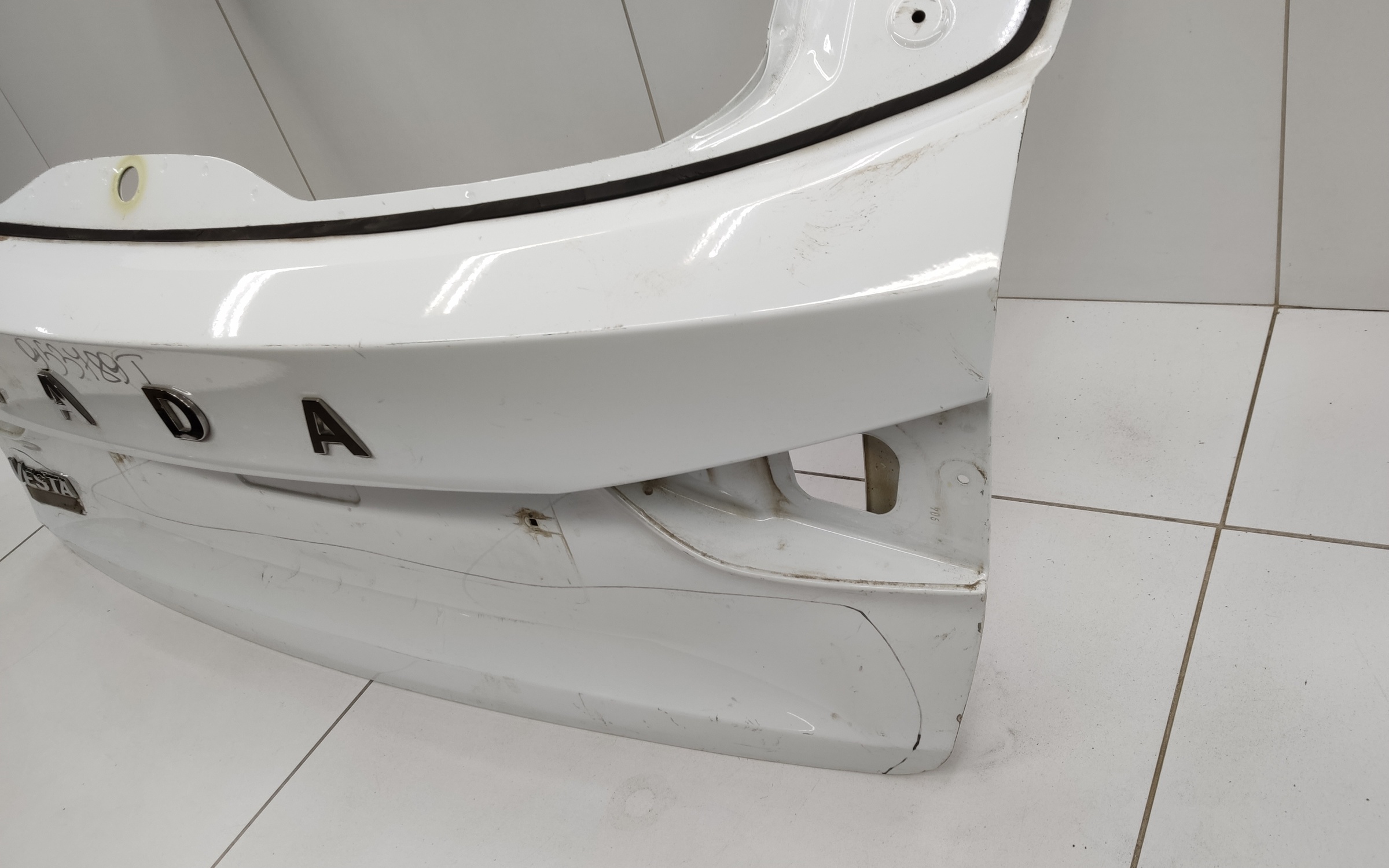 Крышка багажника Lada Vesta Wagon Restail