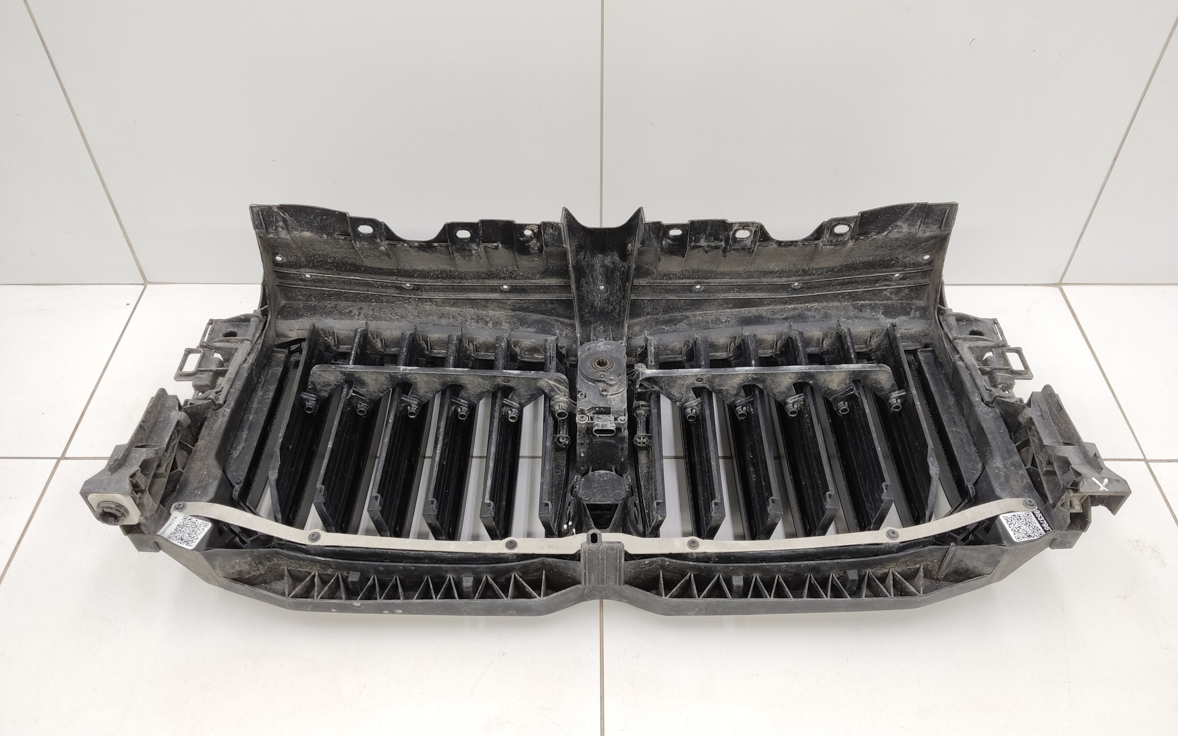 Жалюзи решетки радиатора BMW X7 G07 Restail M-Paket