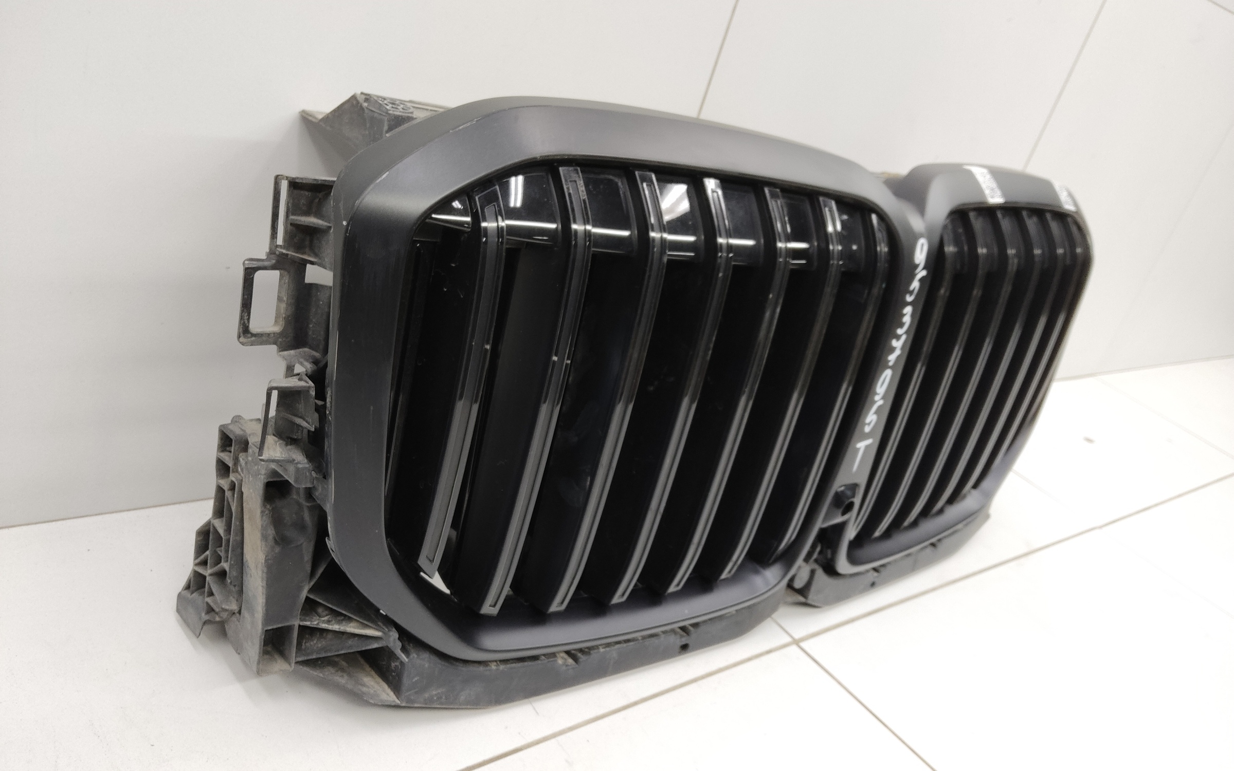 Жалюзи решетки радиатора BMW X7 G07 Restail M-Paket