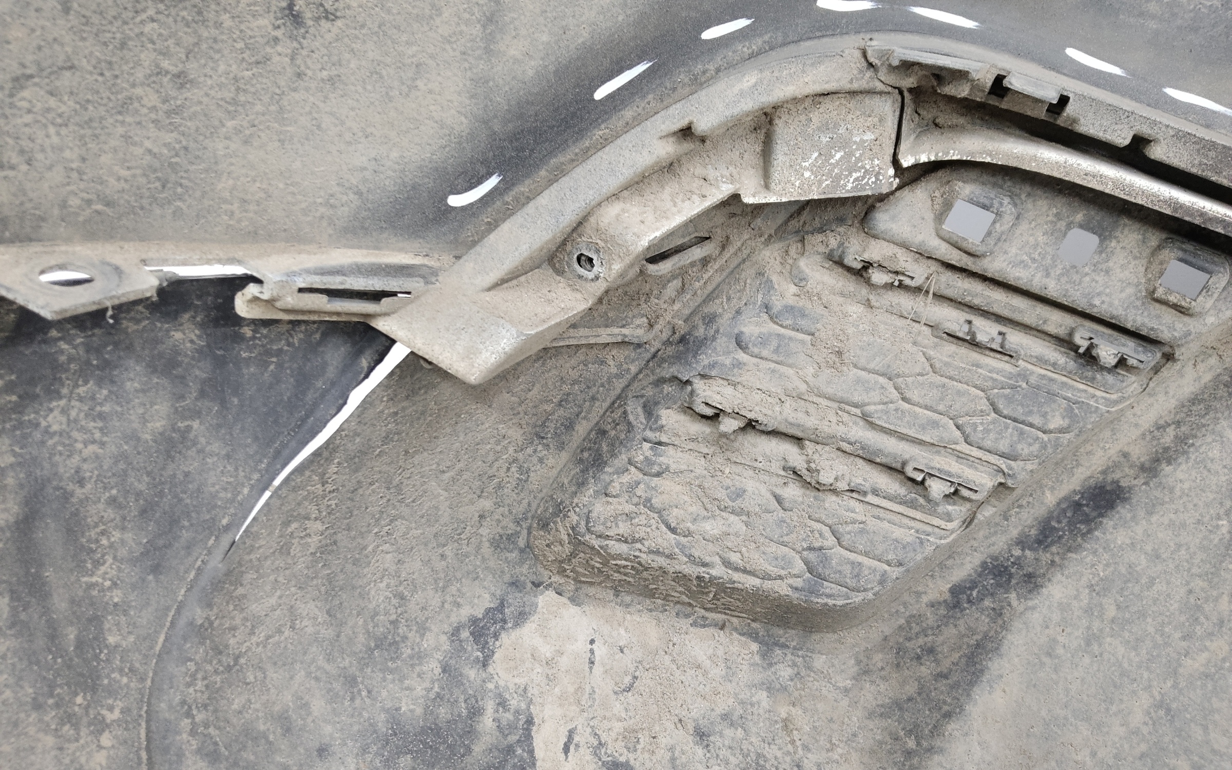 Бампер задний верхняя часть Haval Jolion Restail с отверстиями под накладки