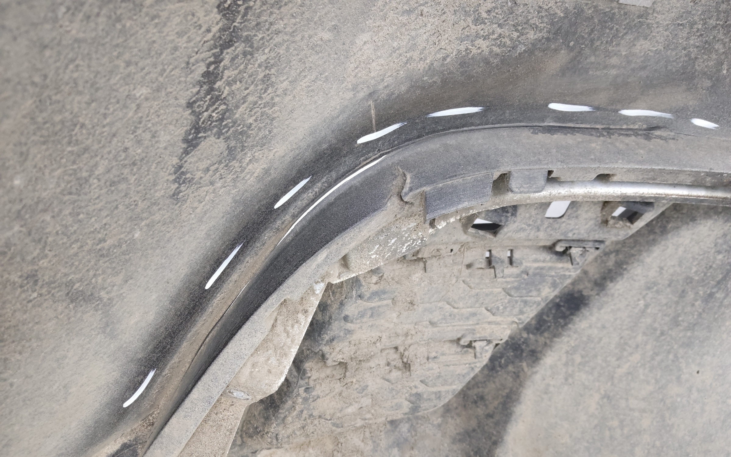 Бампер задний верхняя часть Haval Jolion Restail с отверстиями под накладки