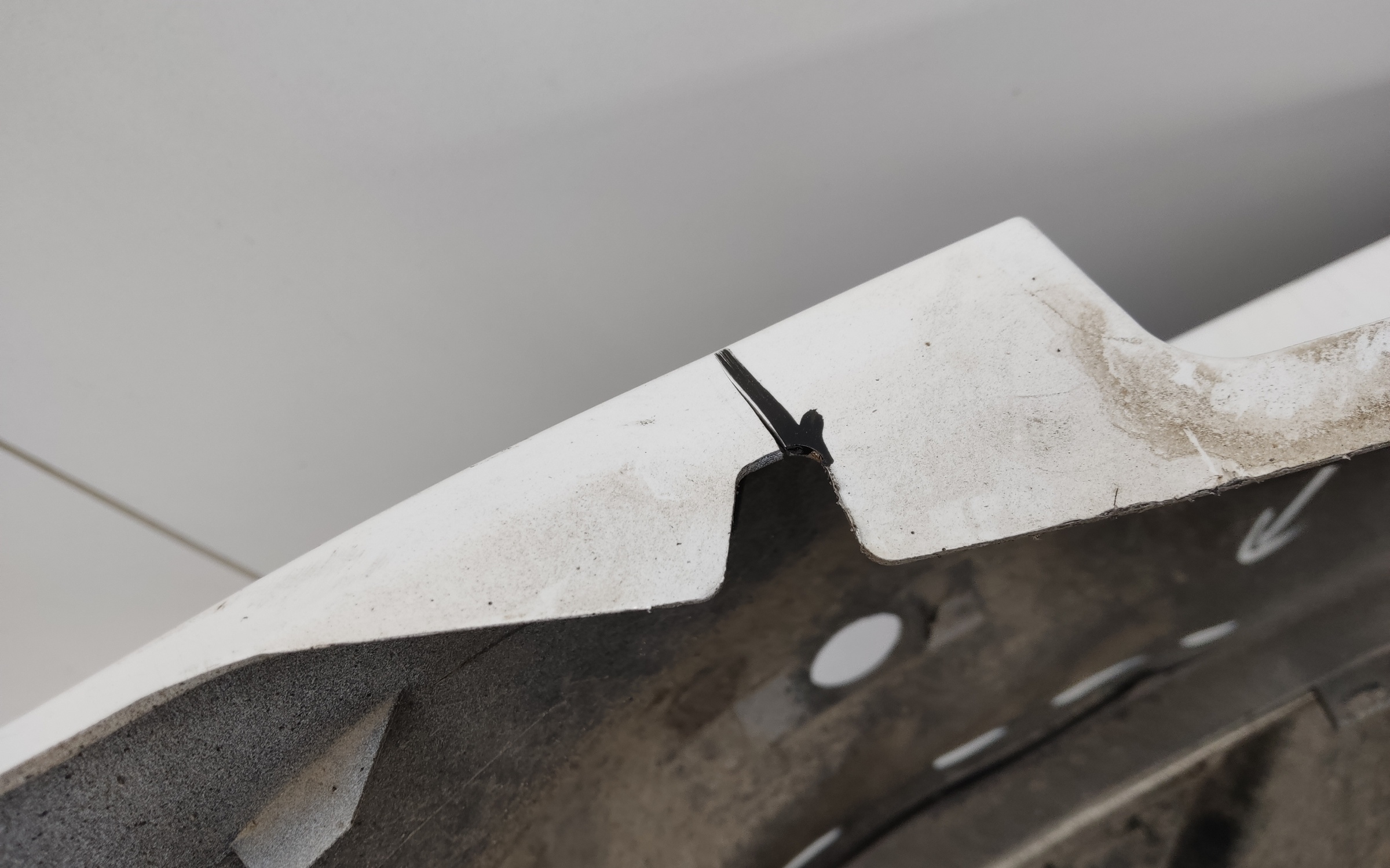 Бампер задний верхняя часть Haval Jolion Restail с отверстиями под накладки